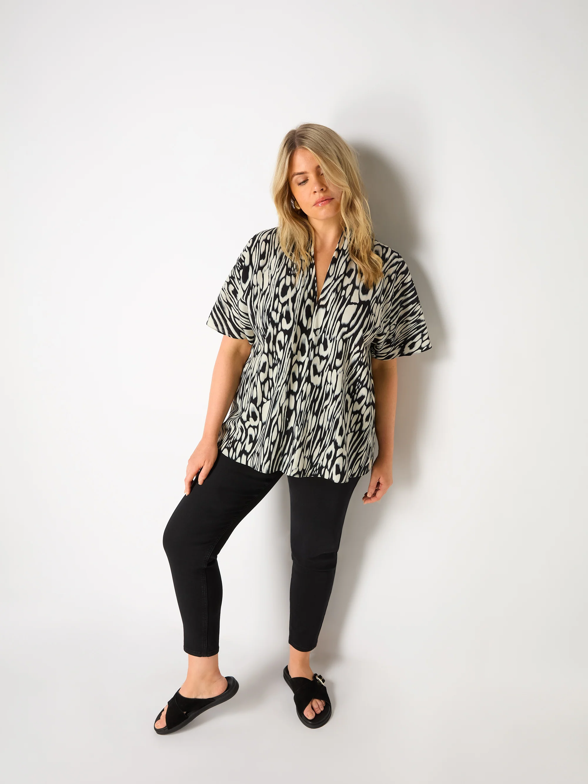 Abstract Leopard V-Neck Blouse - Image 5