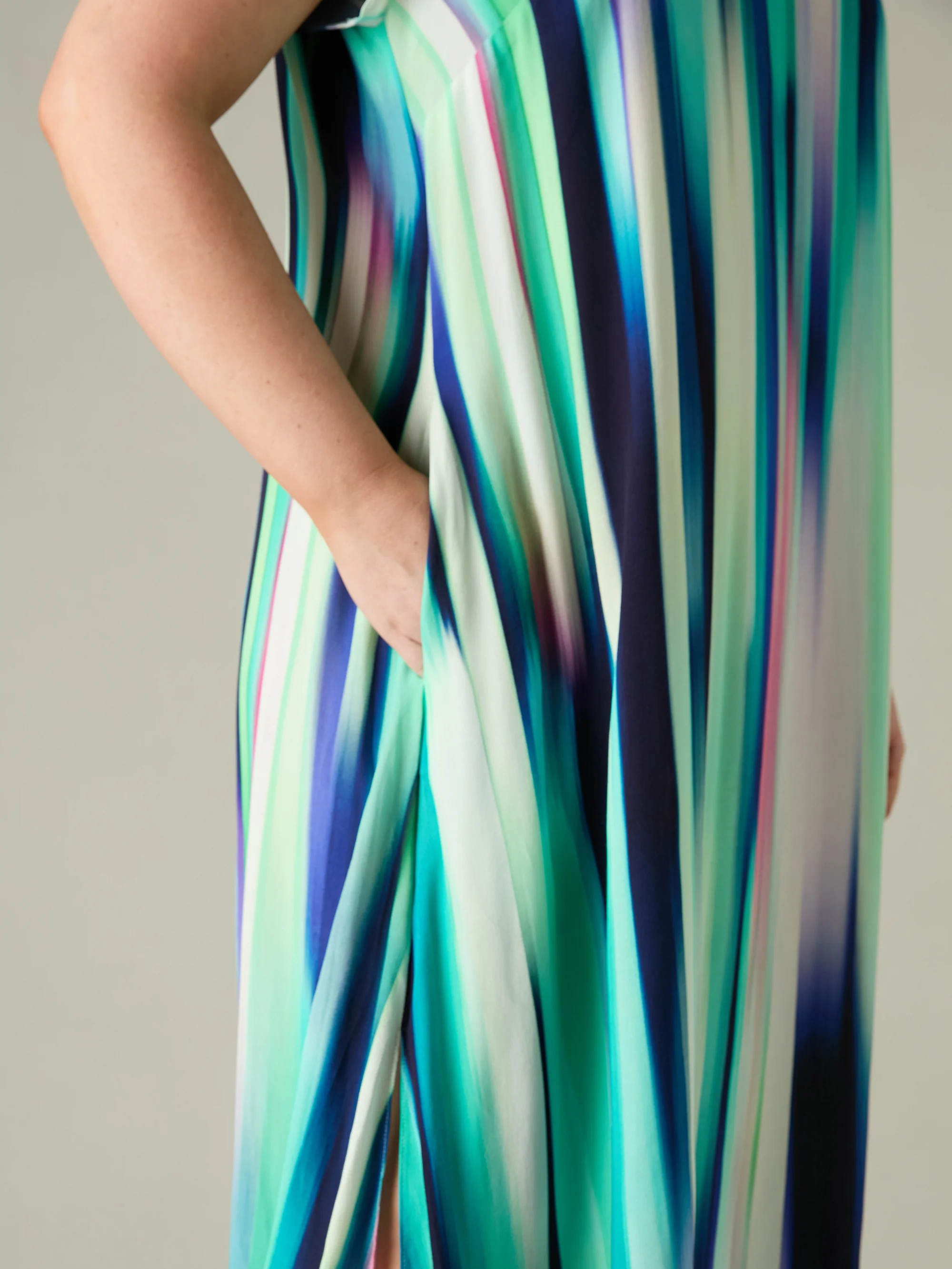 Abstract Print Hanky Hem Midi Dress - Image 4