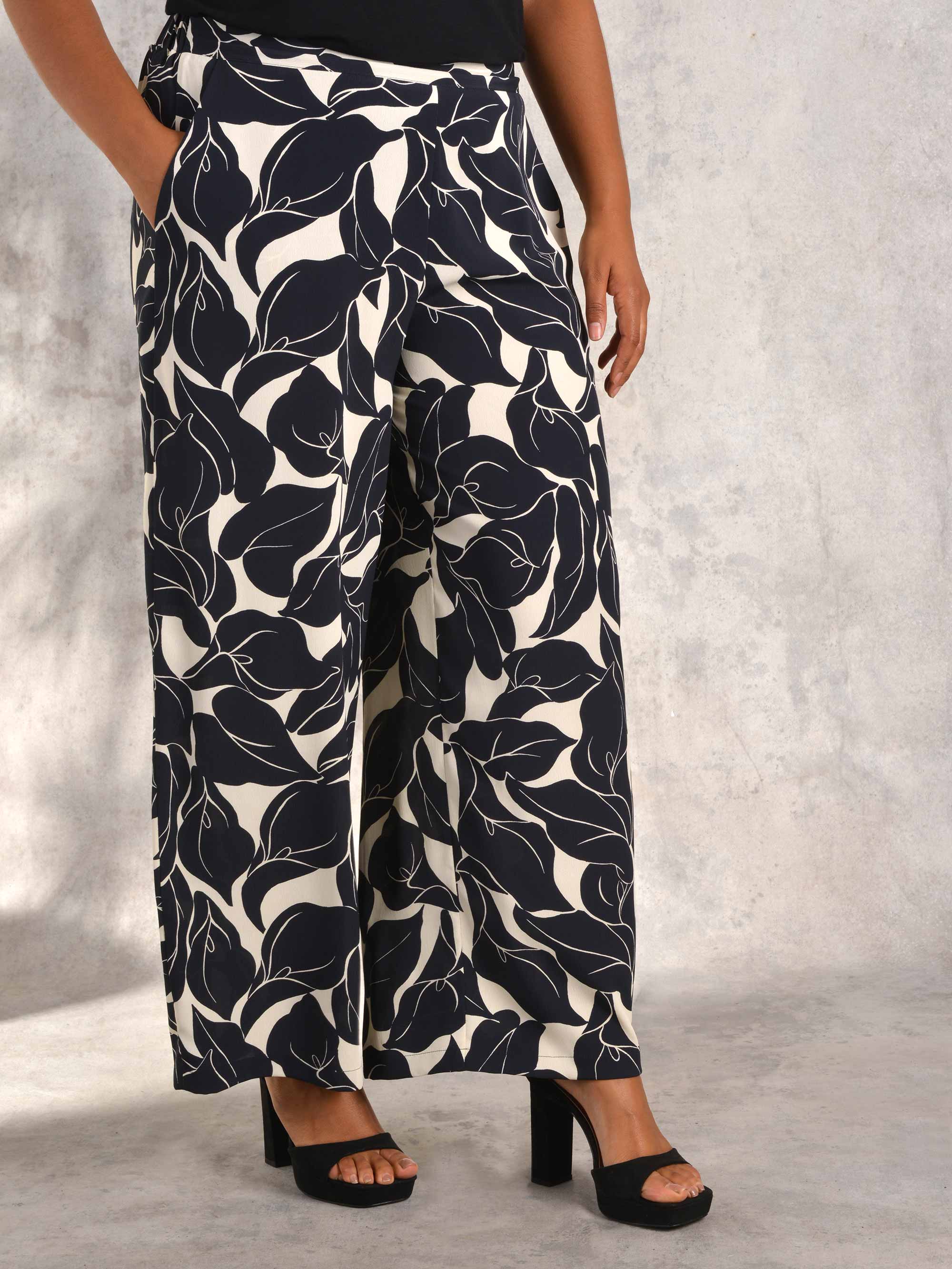 Mono Floral Wideleg Trouser with Pockets - Image 3