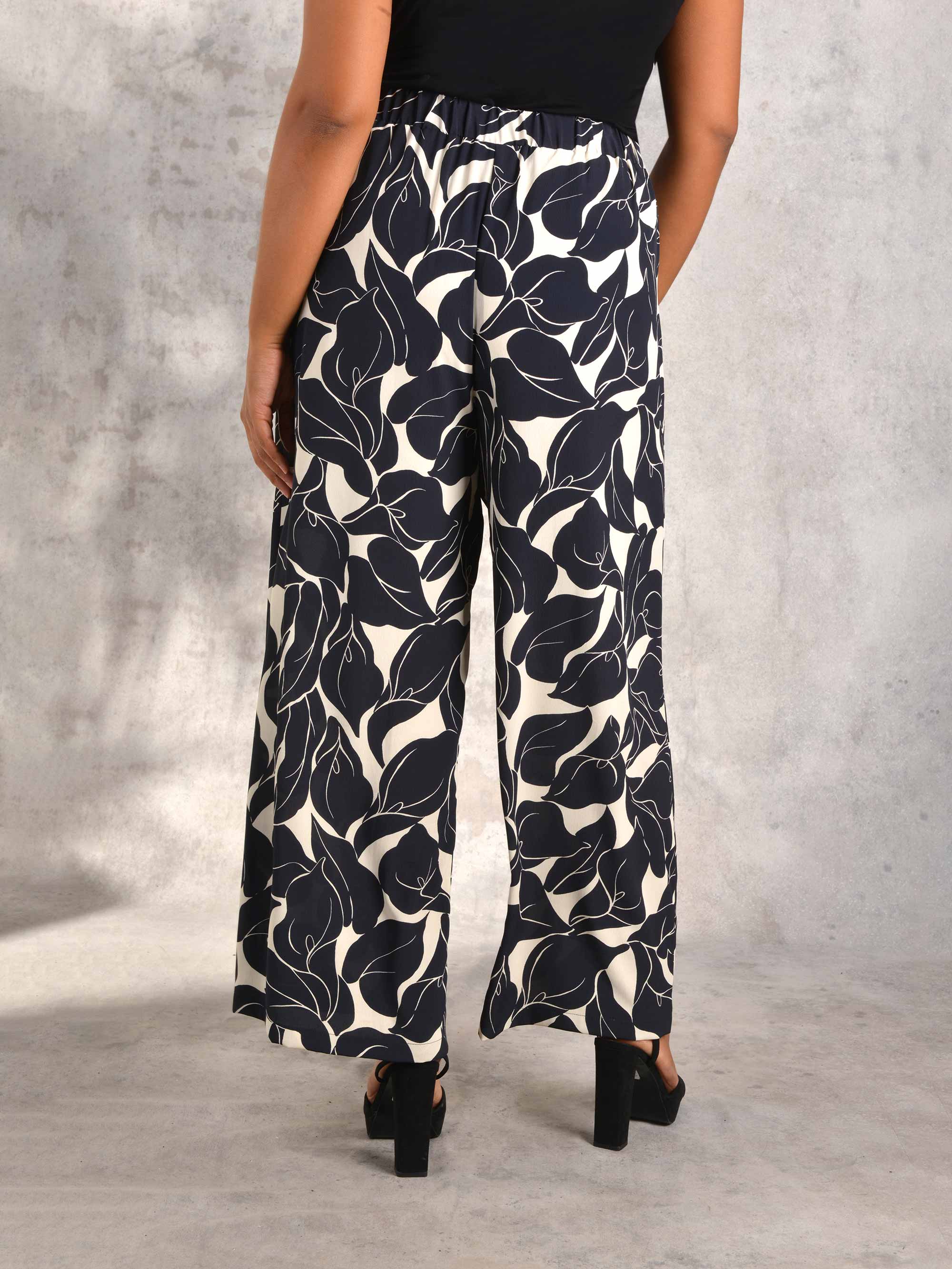 Mono Floral Wideleg Trouser with Pockets - Image 4