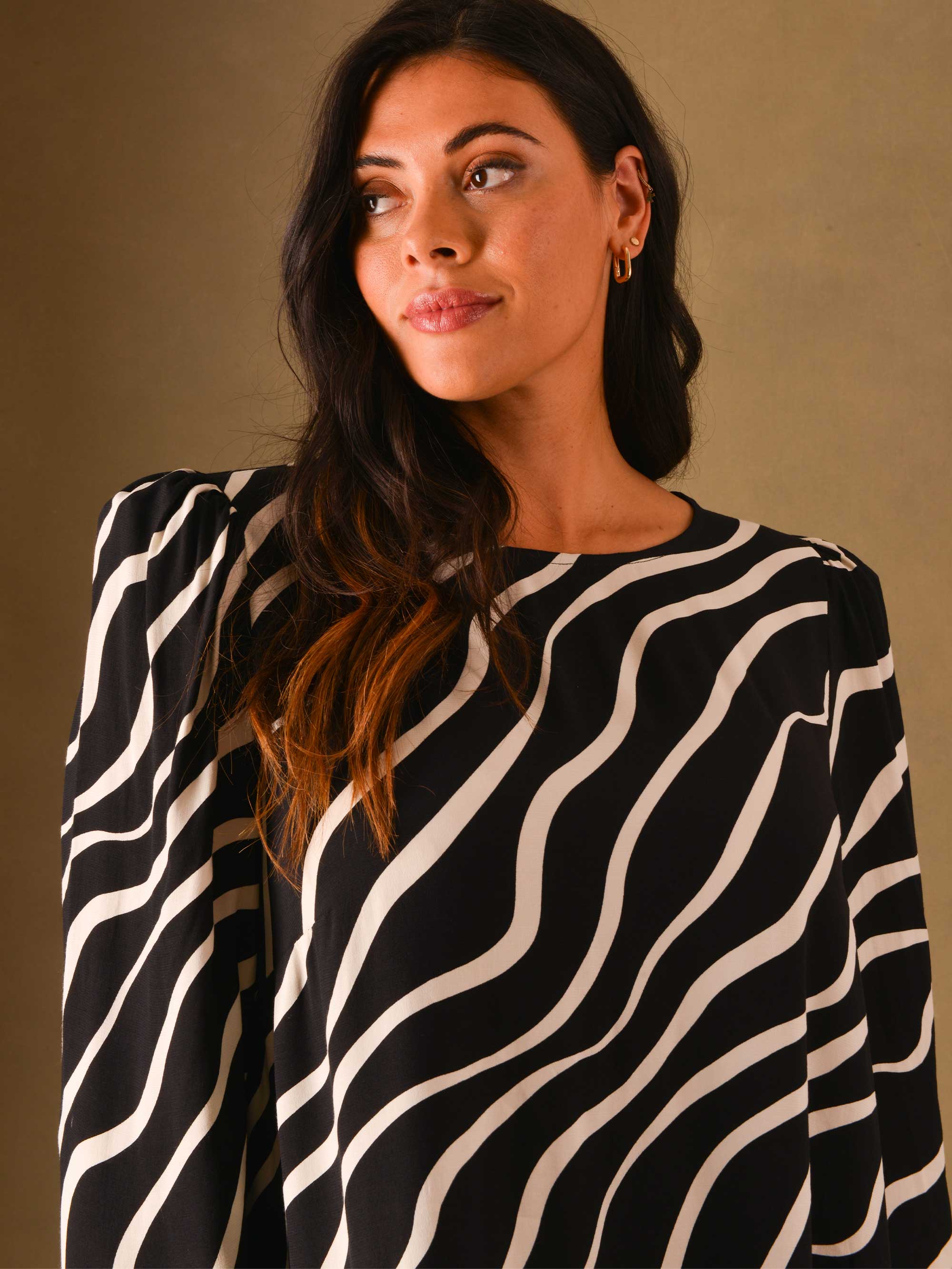 Black & Ivory Swirl Print Viscose High Low Hem Tunic - Image 3