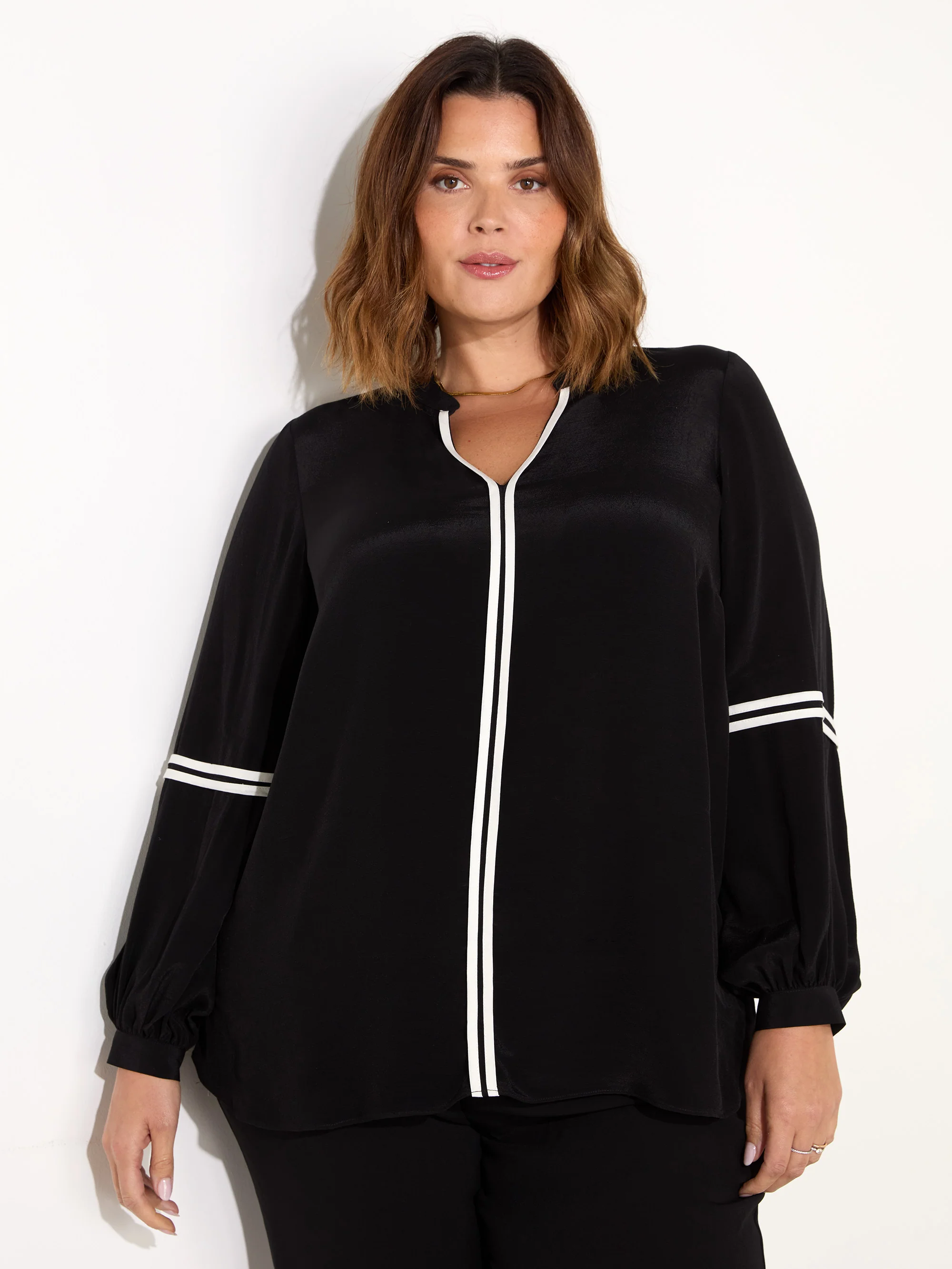 Black And White Contrast Seam Blouse - Image 4