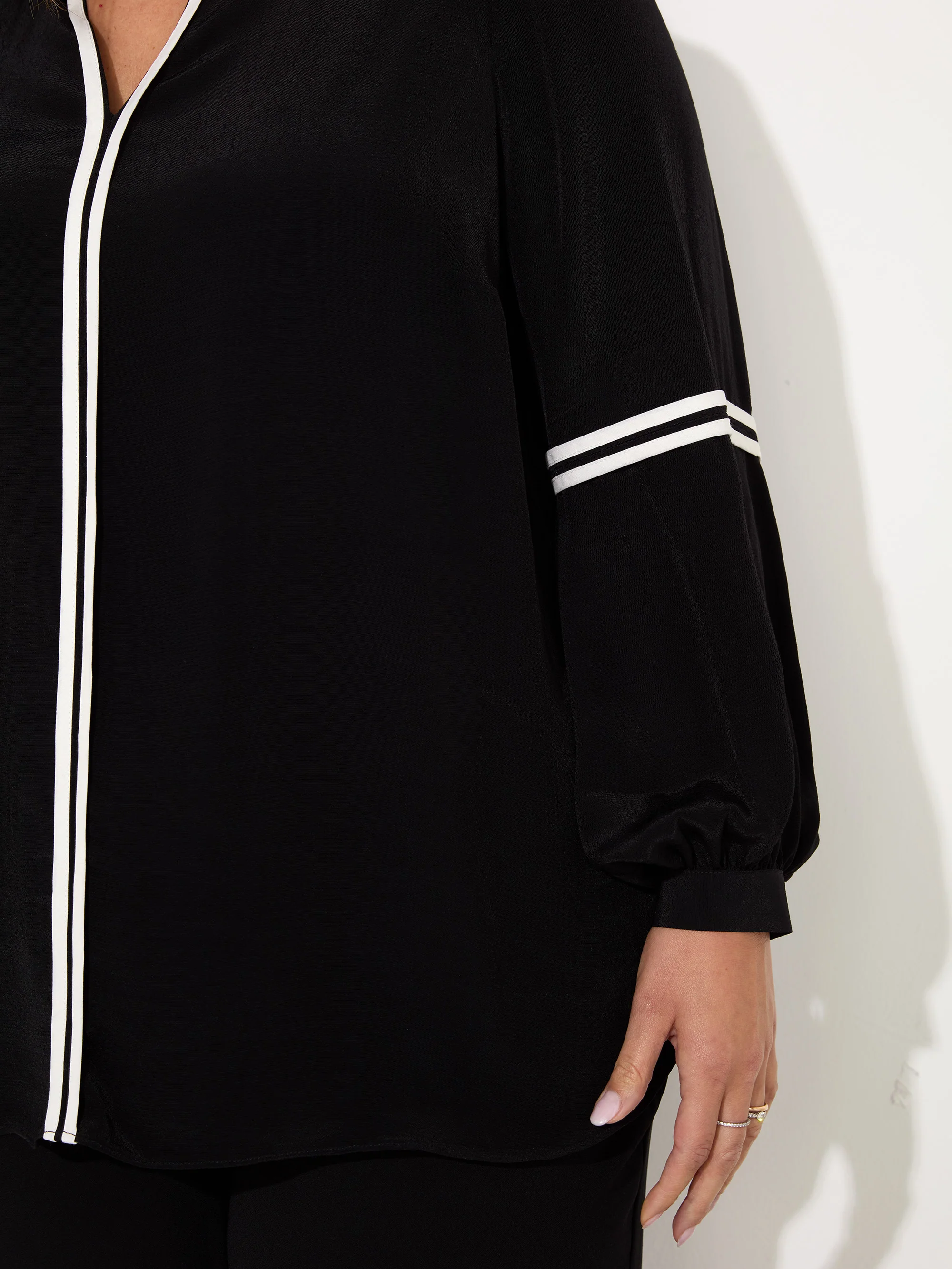 Black And White Contrast Seam Blouse - Image 5