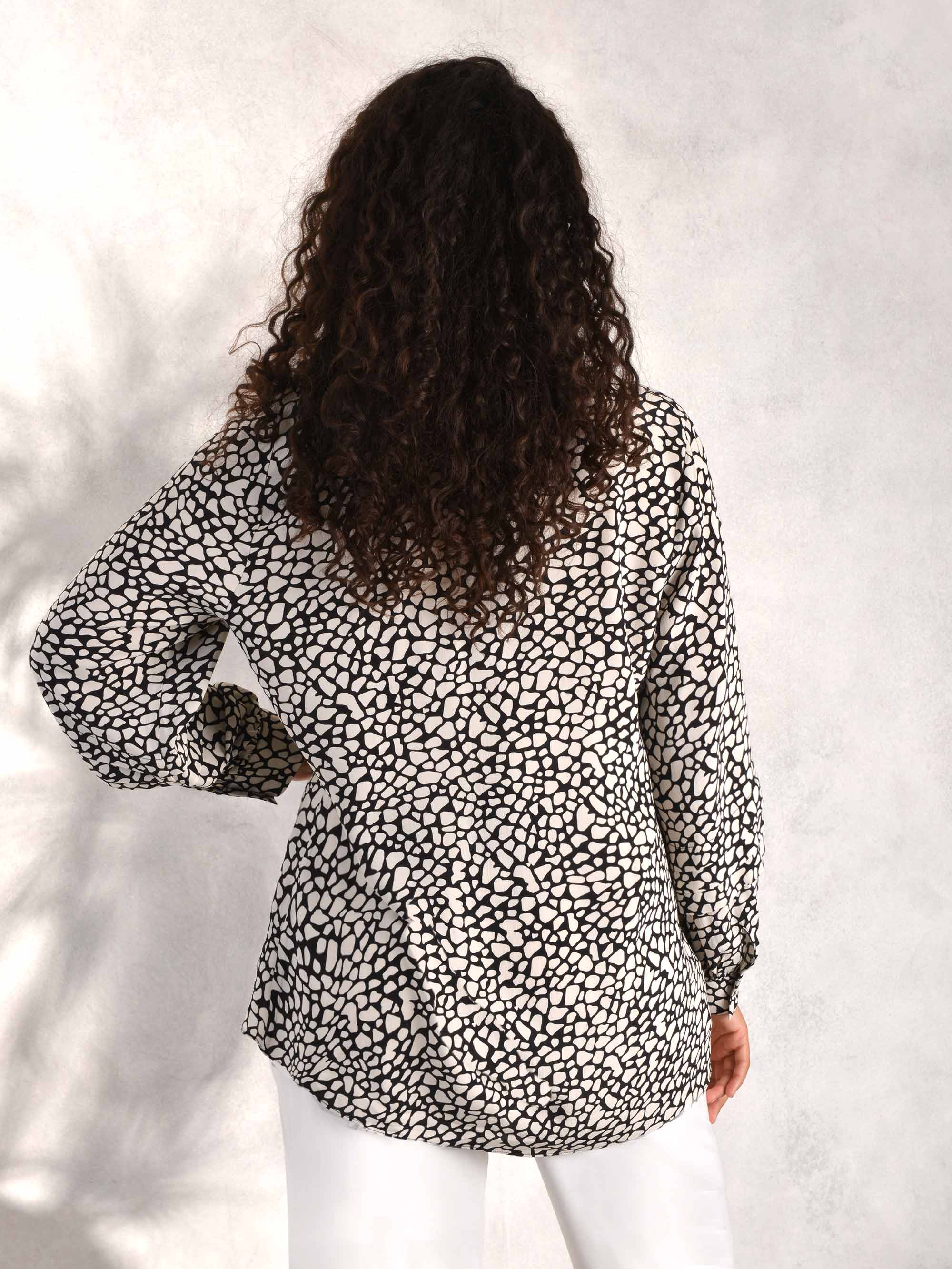 Black Animal Print Highlow Hem Pleated Sleeve Viscose Blouse - Image 3