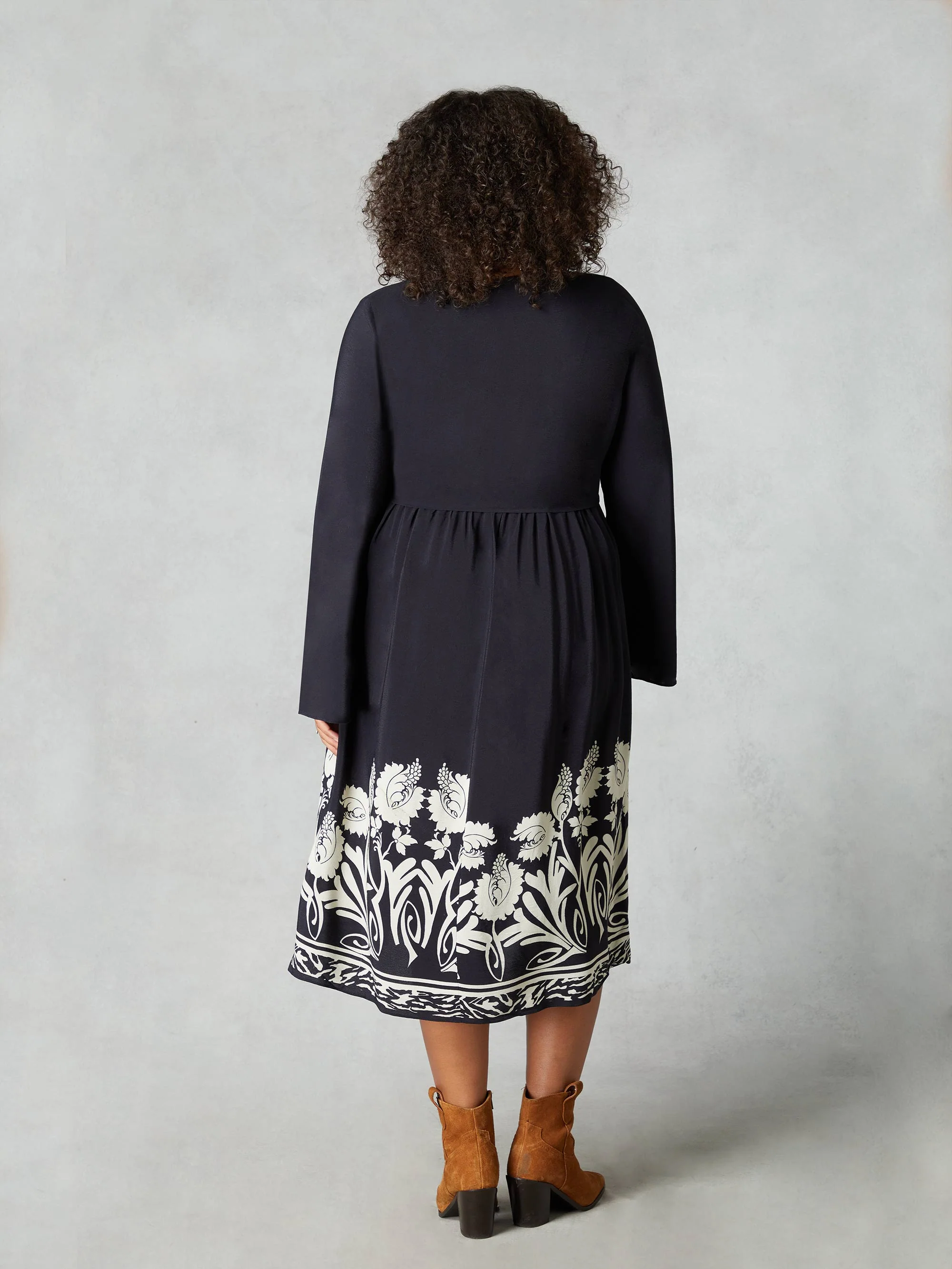 Black Border Print V-Neck Dress - Image 5