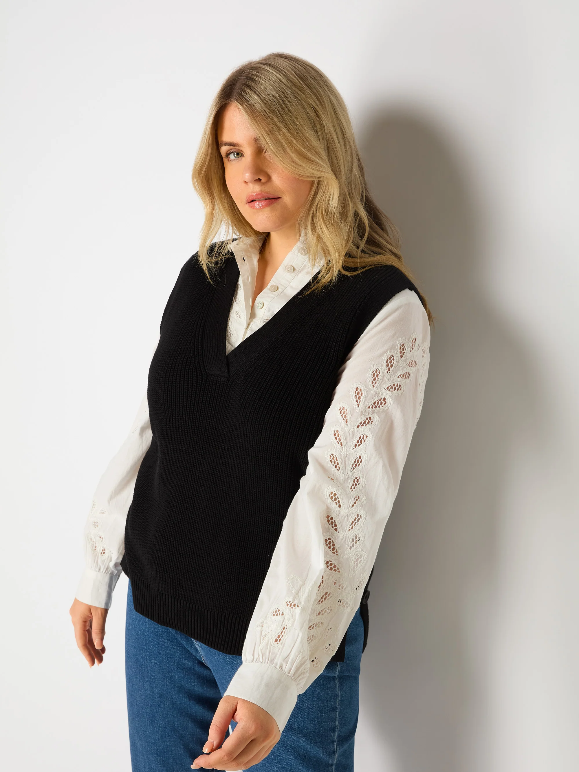 Black Button Side Knitted Vest - Image 4