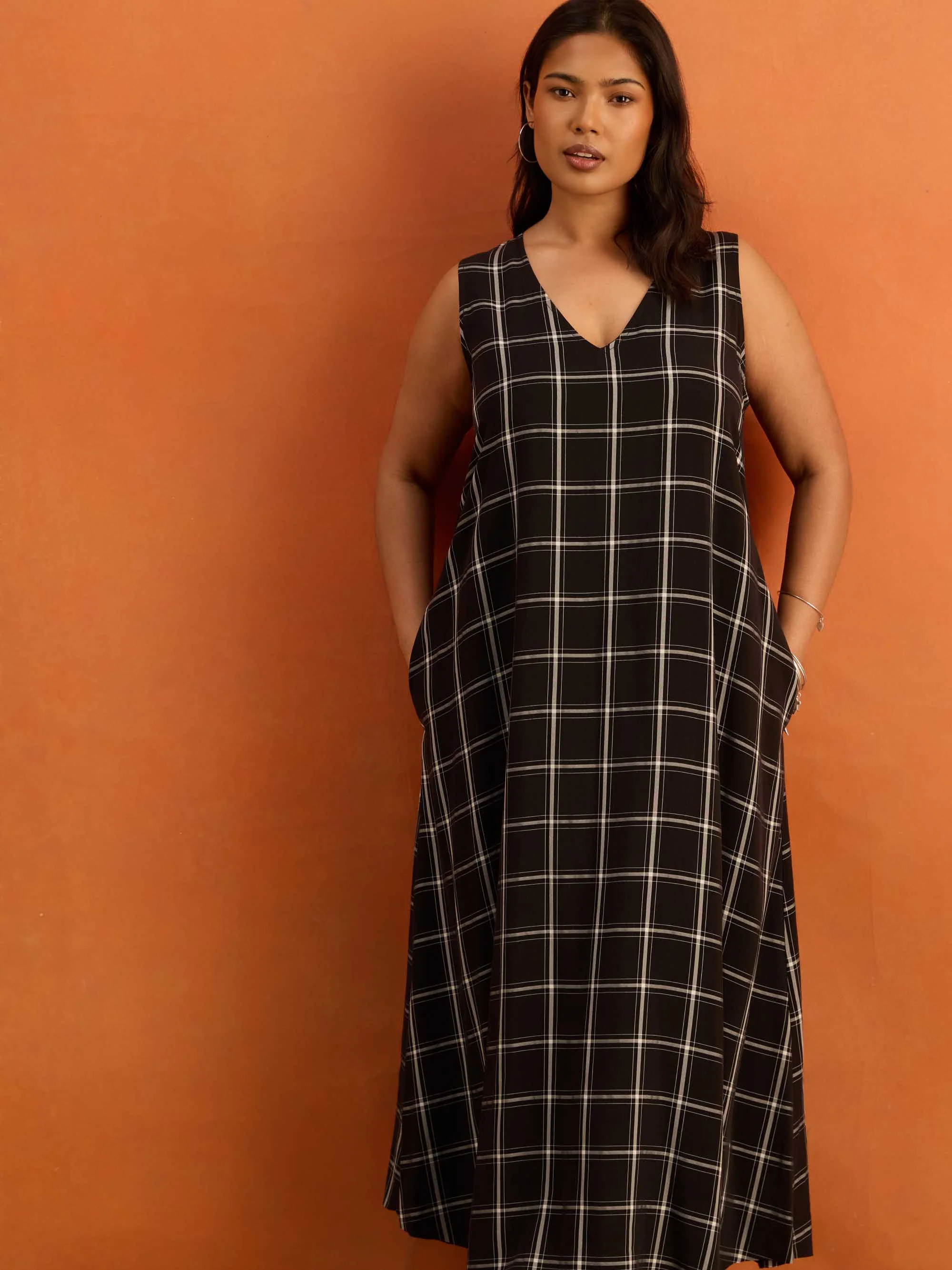 Black Check V Neck Maxi Dress - Image 5