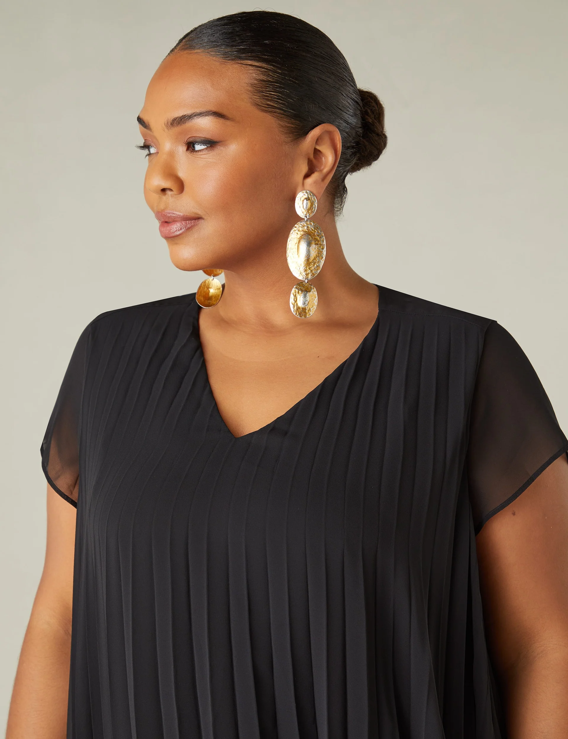 Black Chiffon Pleated Midi Dress - Image 2