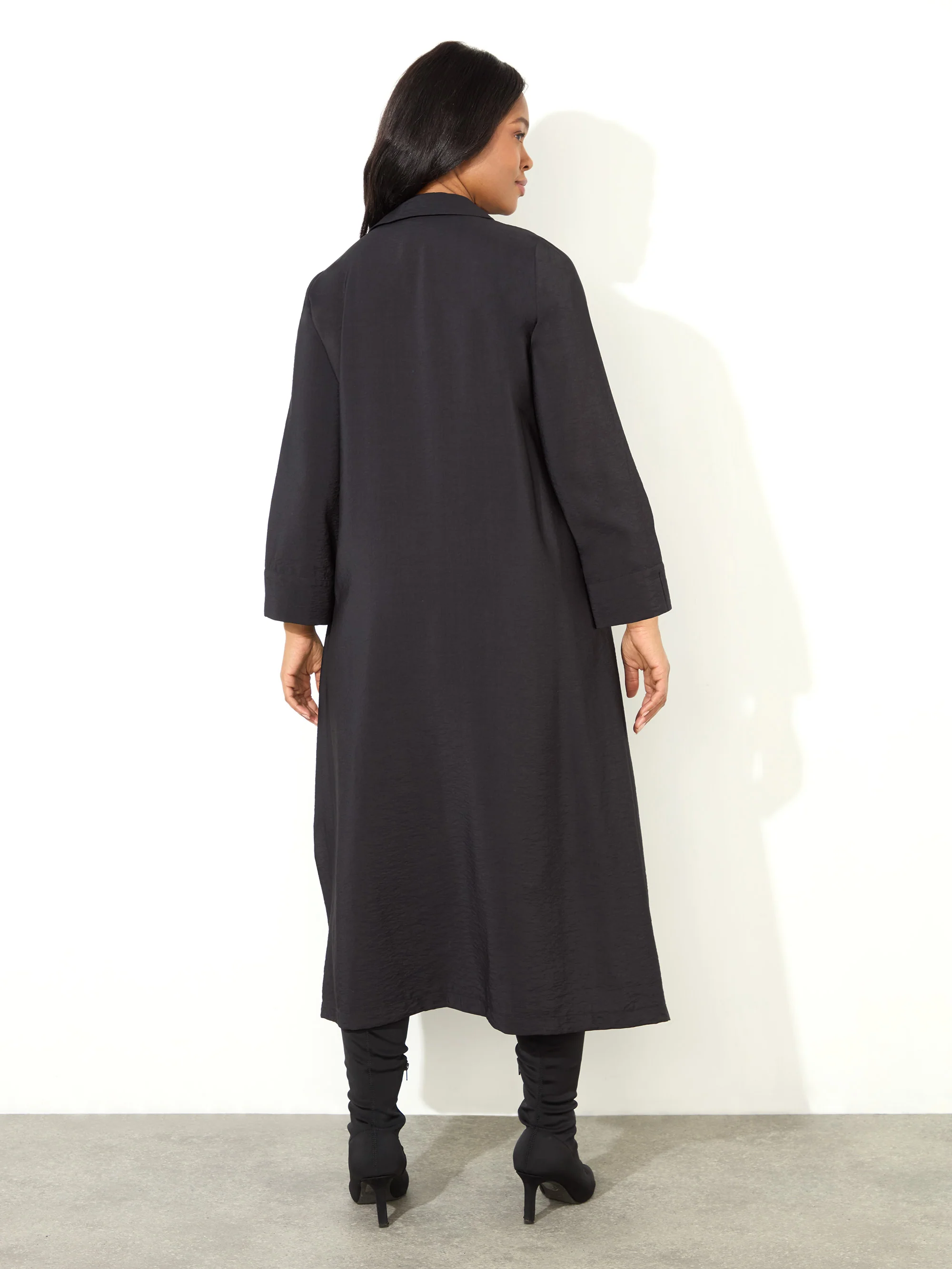 Black Collared Midaxi Dress With Notch Sleeves - Image 4