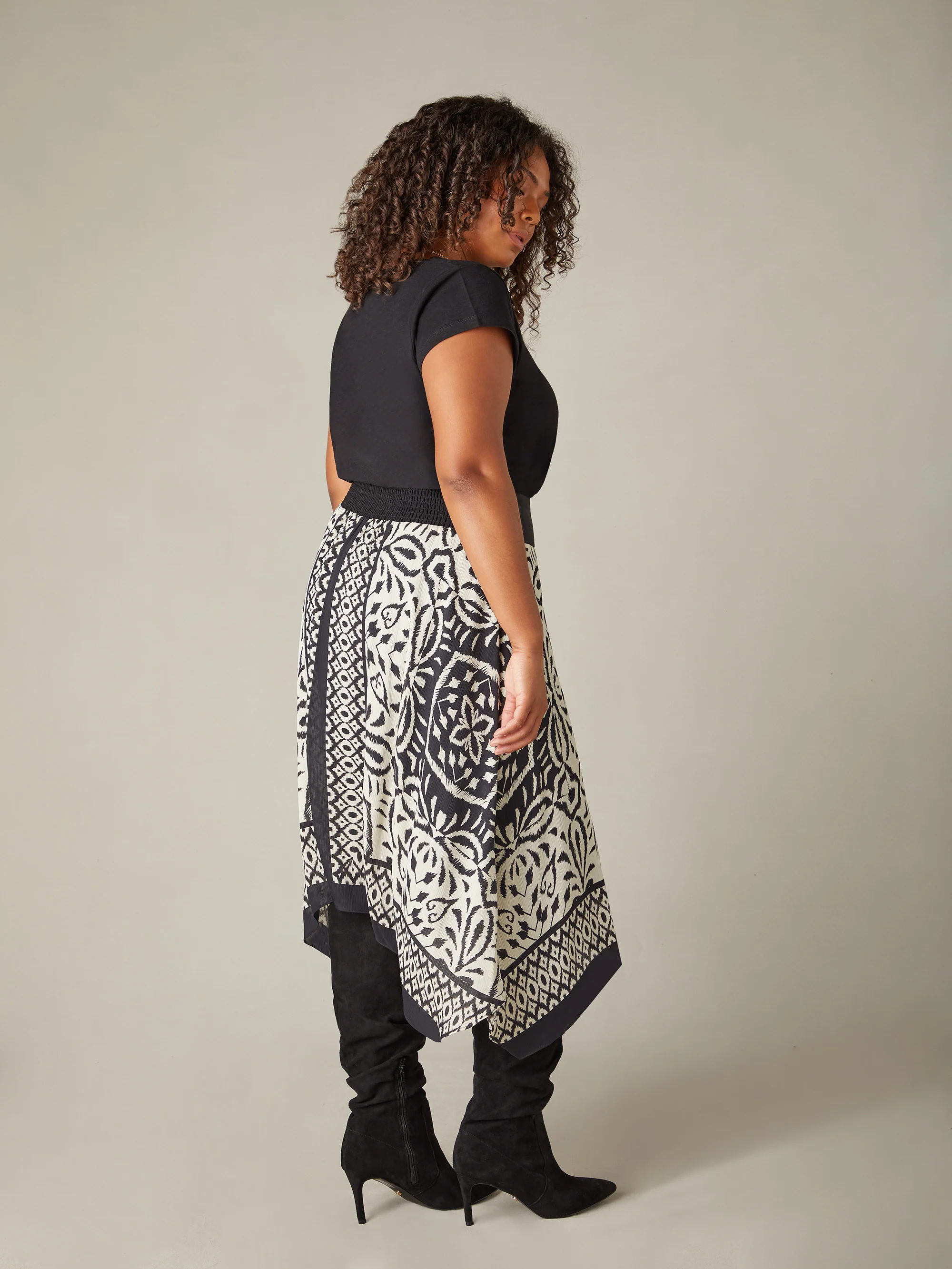Black Cotton Slub Scoop Neck T-Shirt - Image 3