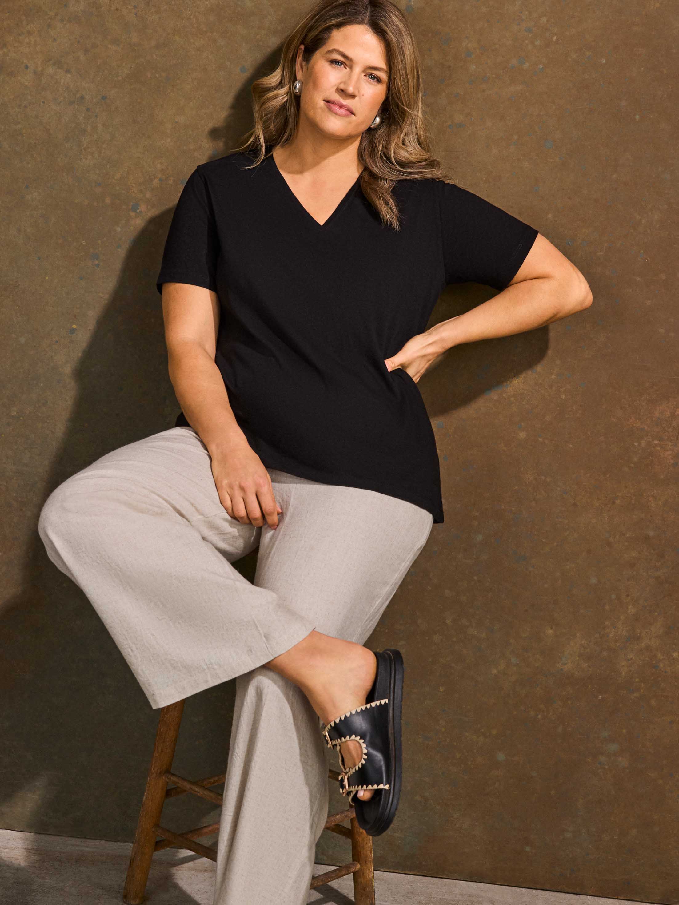 Black Cotton Slub V Neck T-Shirt - Image 3