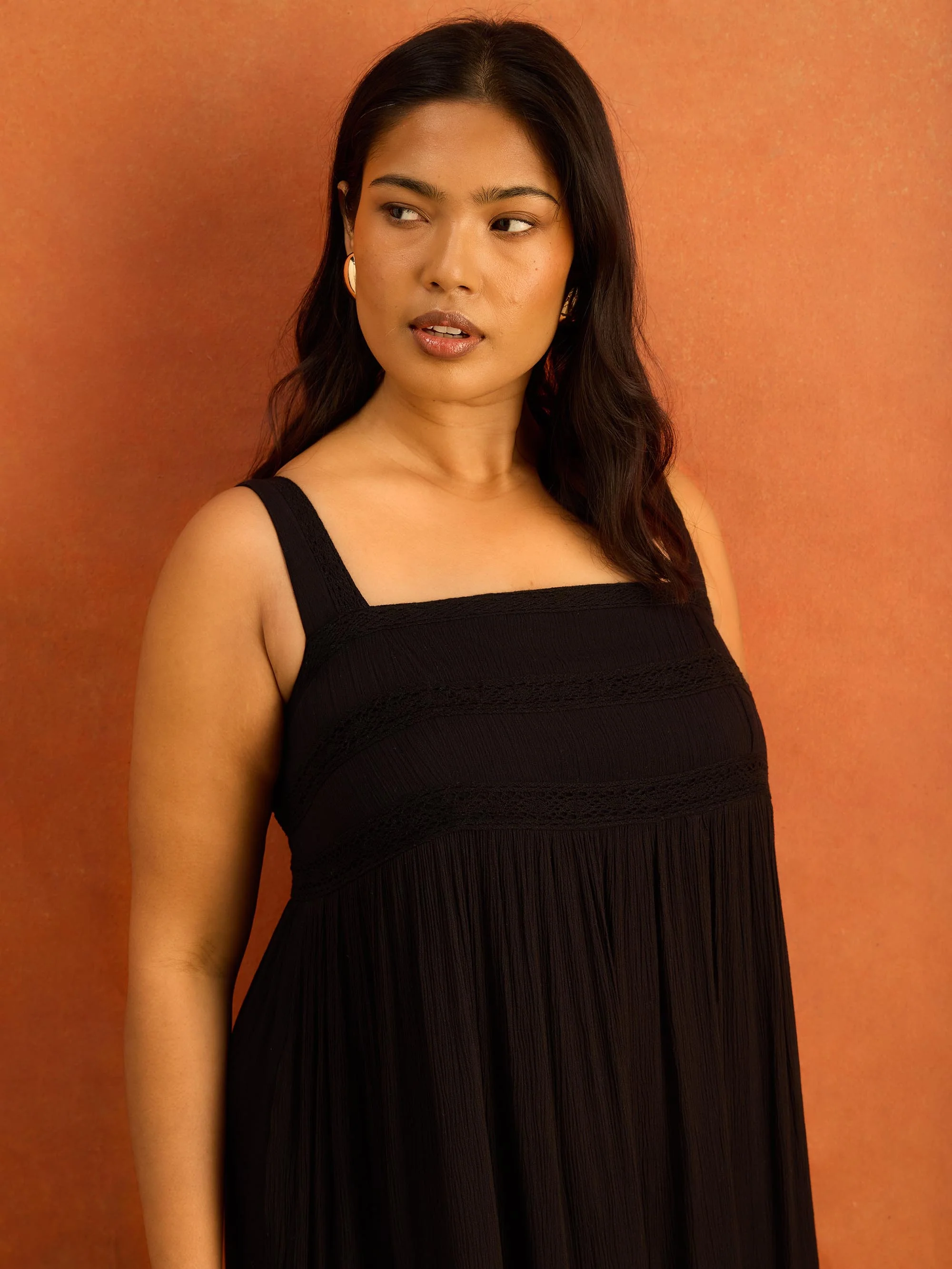 Black Crinkle Pintuck Lace Trim Midaxi Dress - Image 2