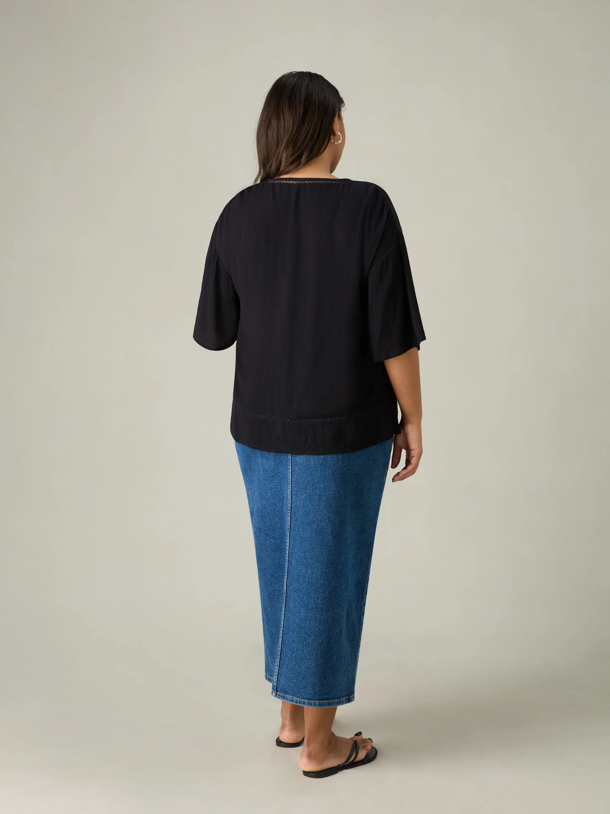 Black Crinkle Tie Front Top - Image 5