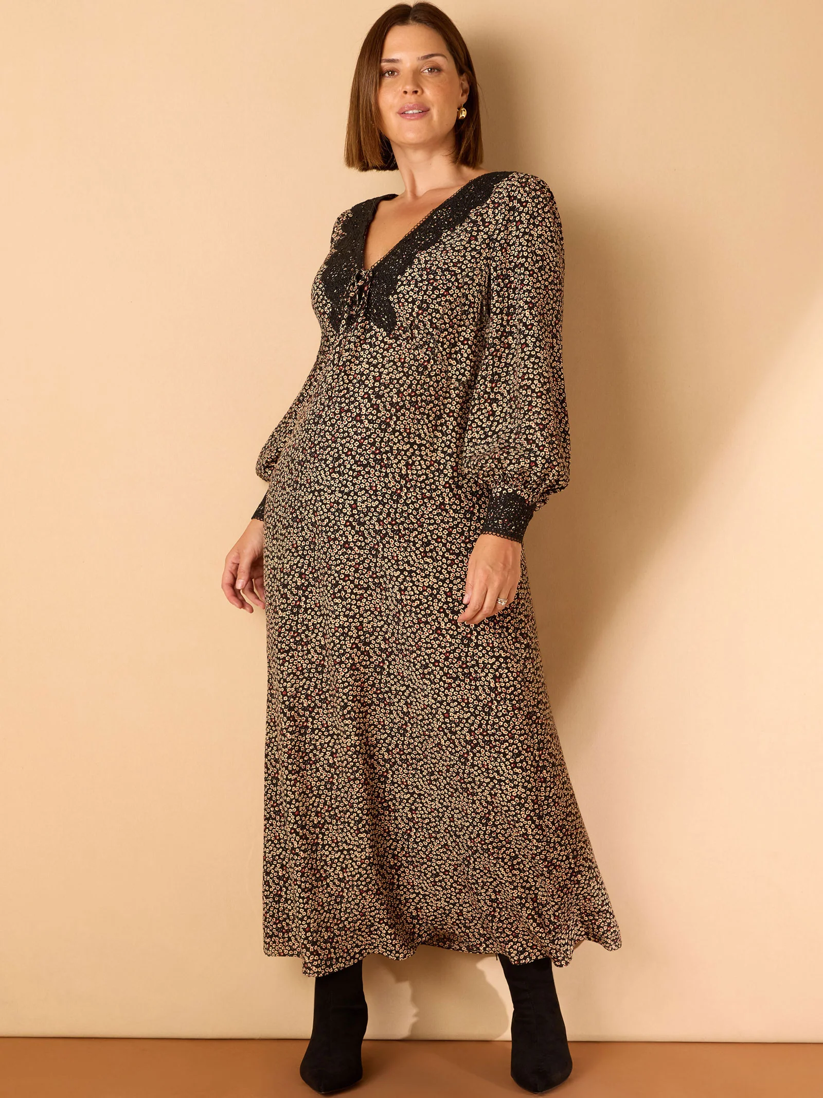 Black Ditsy Floral Scalloped Lace Midaxi Dress - Image 4