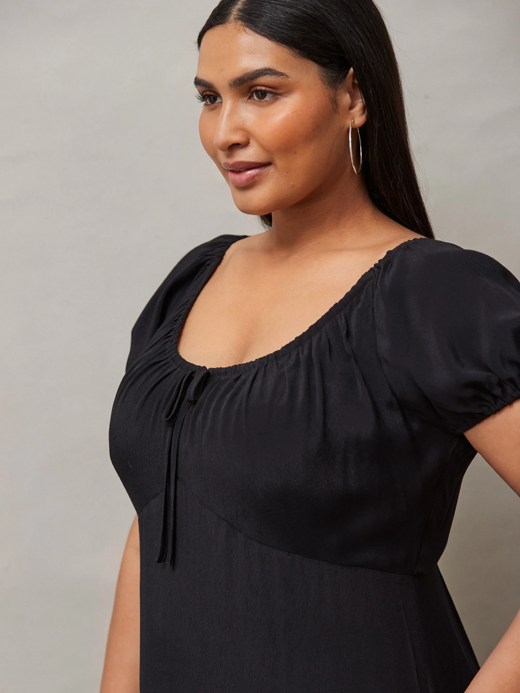 Black Dress With Ruched Neckline - Image 3