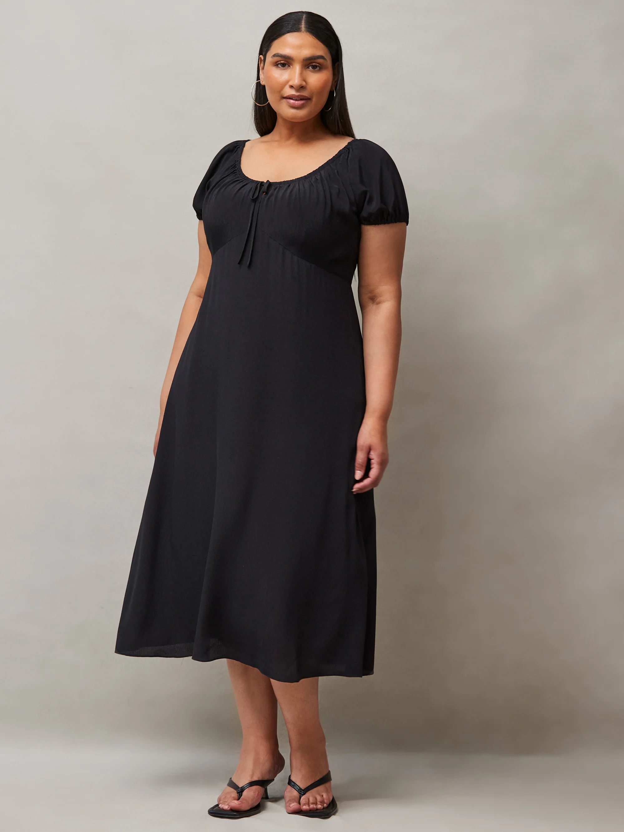Black Dress With Ruched Neckline - Image 4