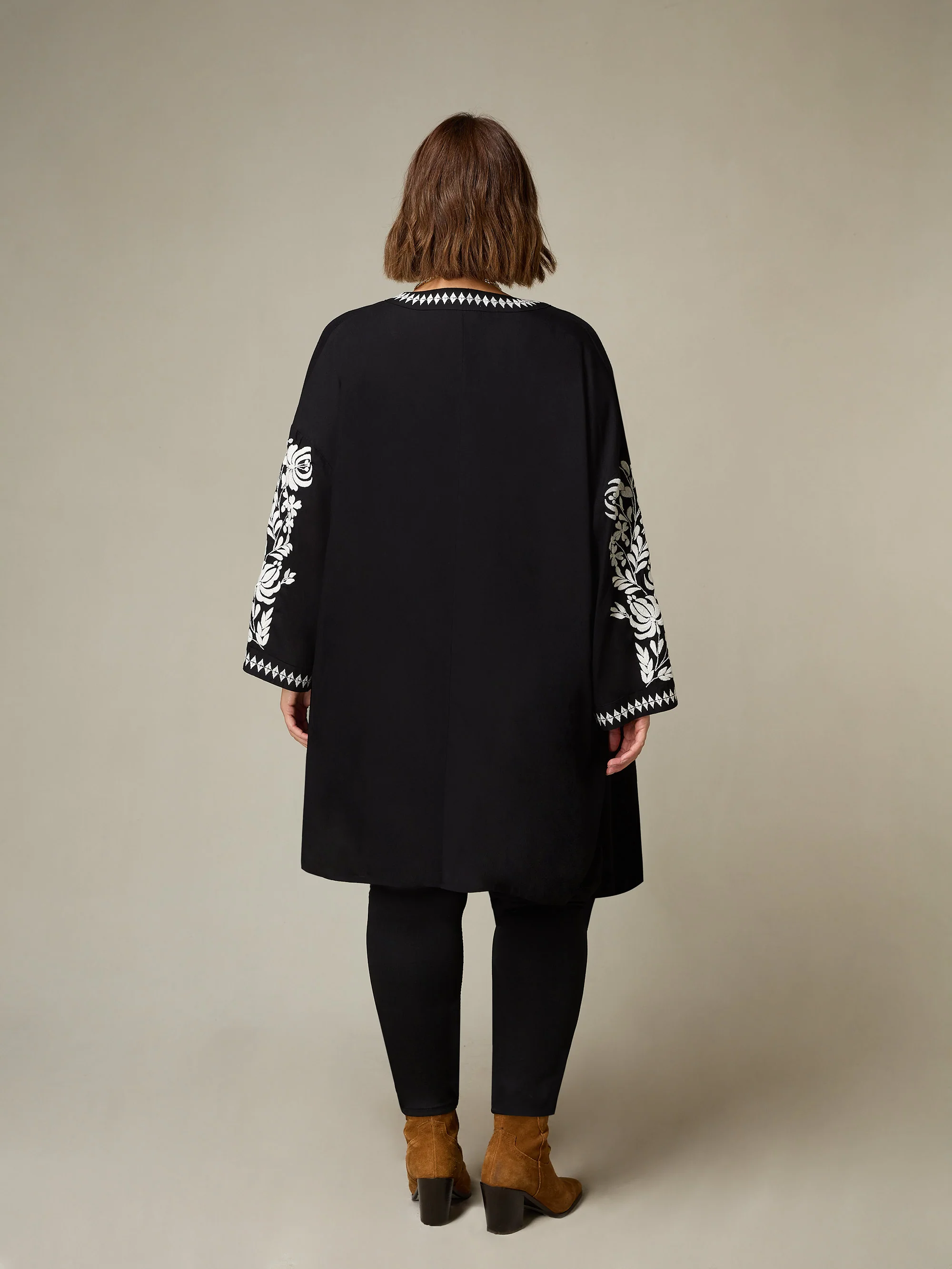 Black Embroidered Kimono - Image 4