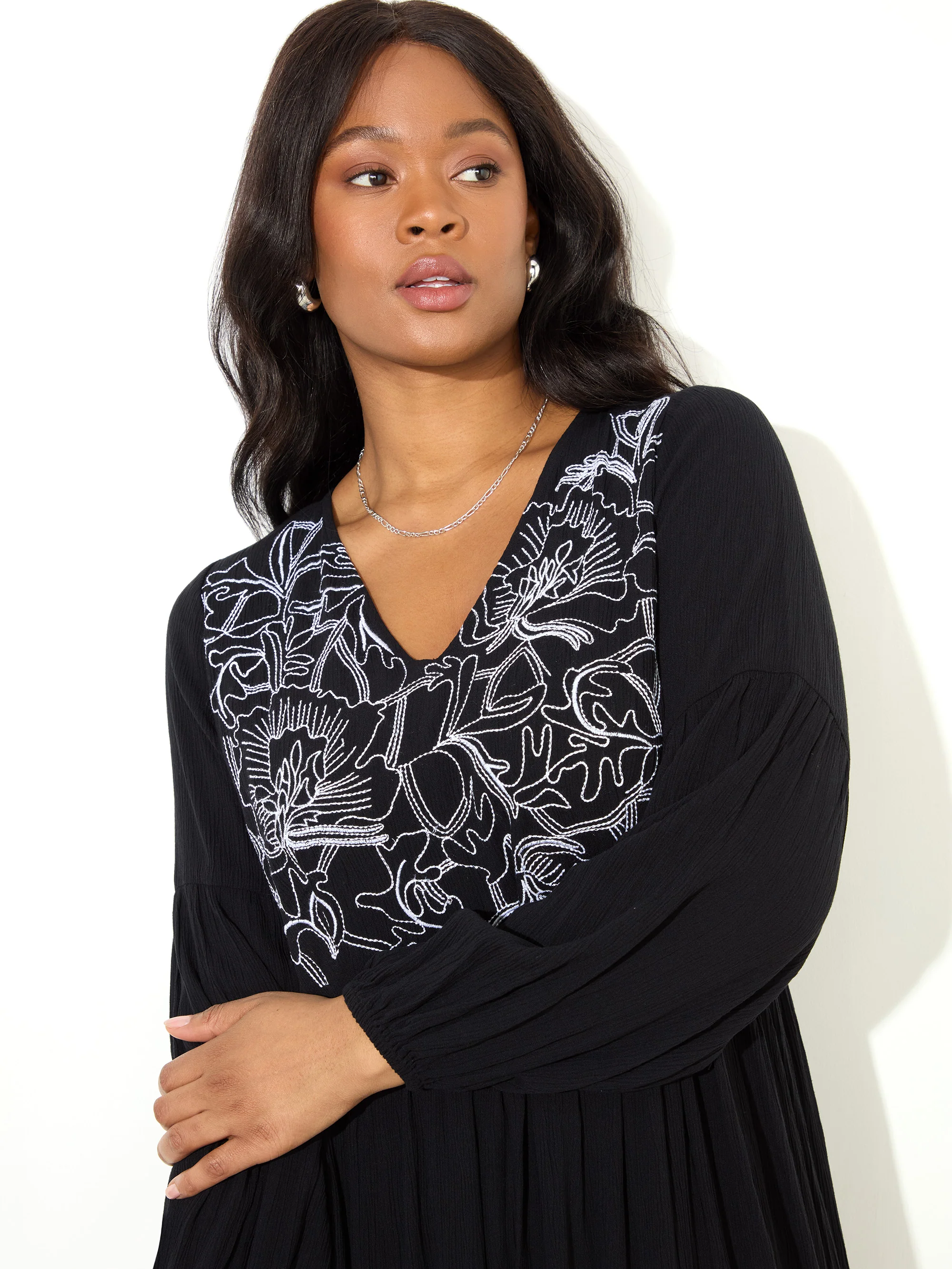 Black Embroidered Viscose Crinkle Dress - Image 6