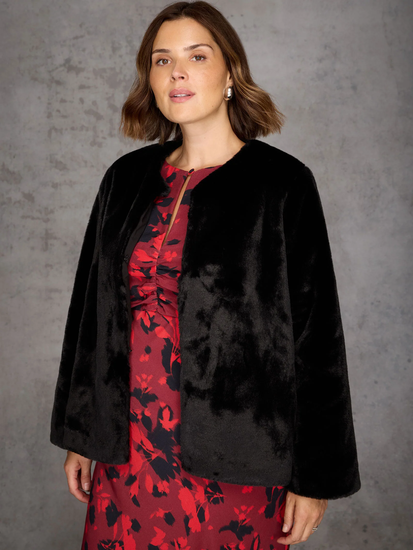 Black Faux Fur Jacket - Image 4