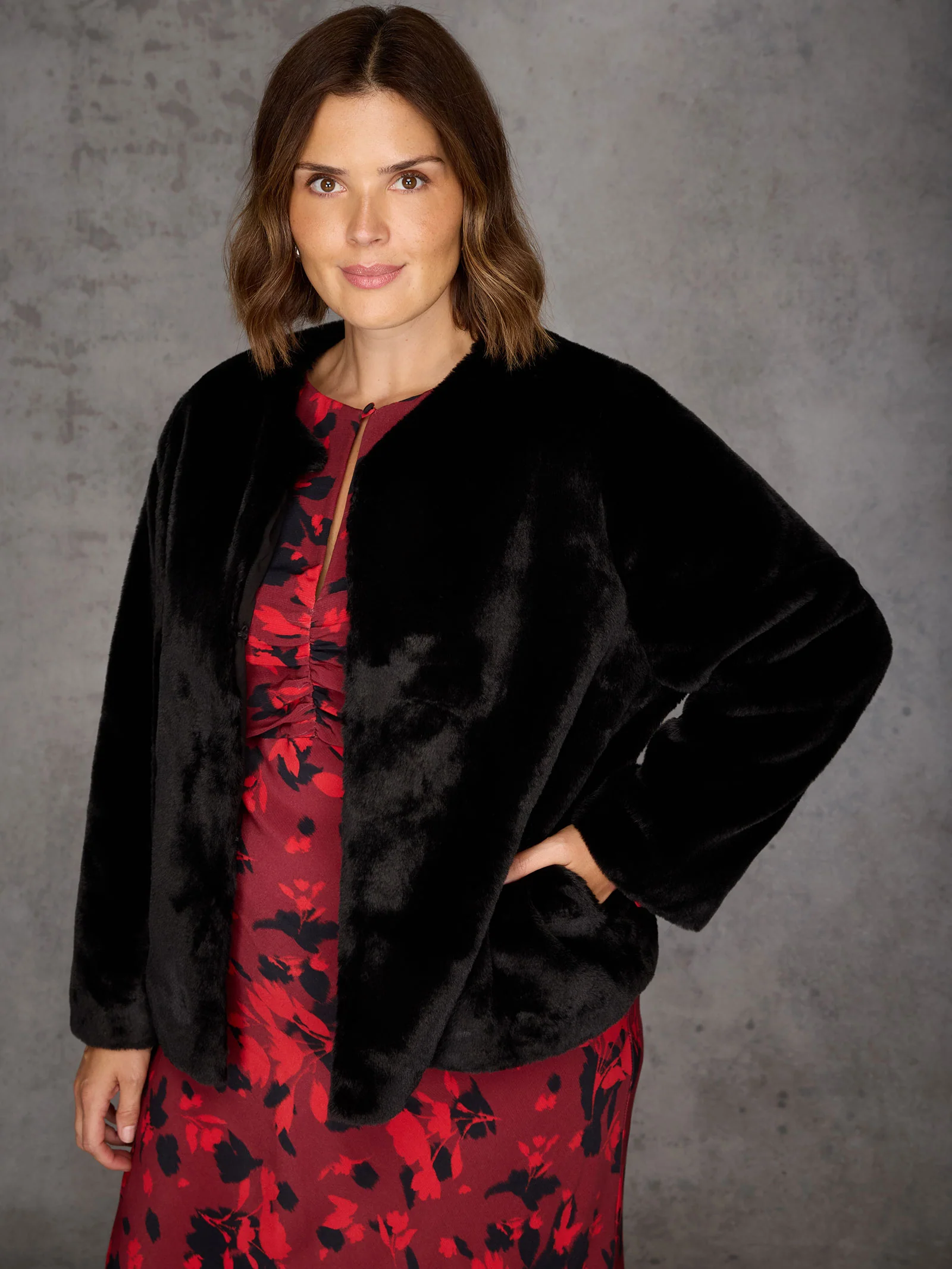 Black Faux Fur Jacket - Image 5