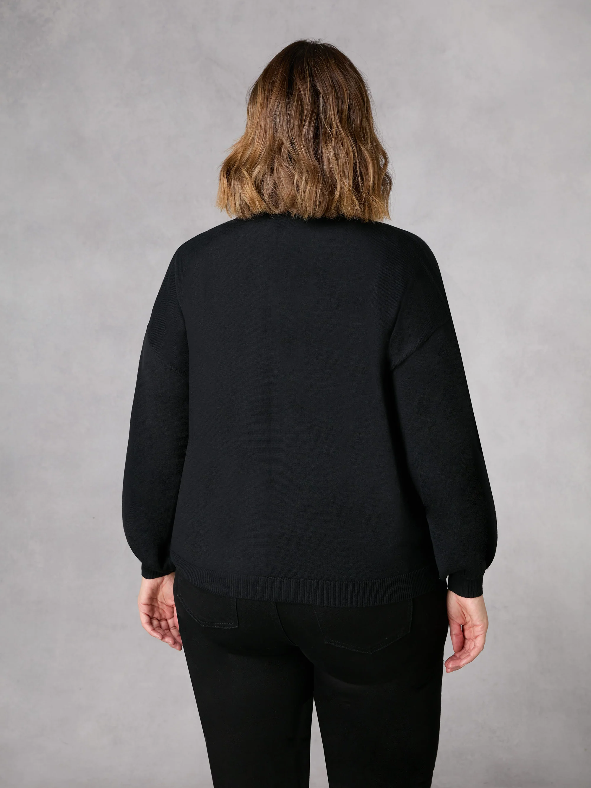 Black Fine Knit Short Cardigan - Image 4