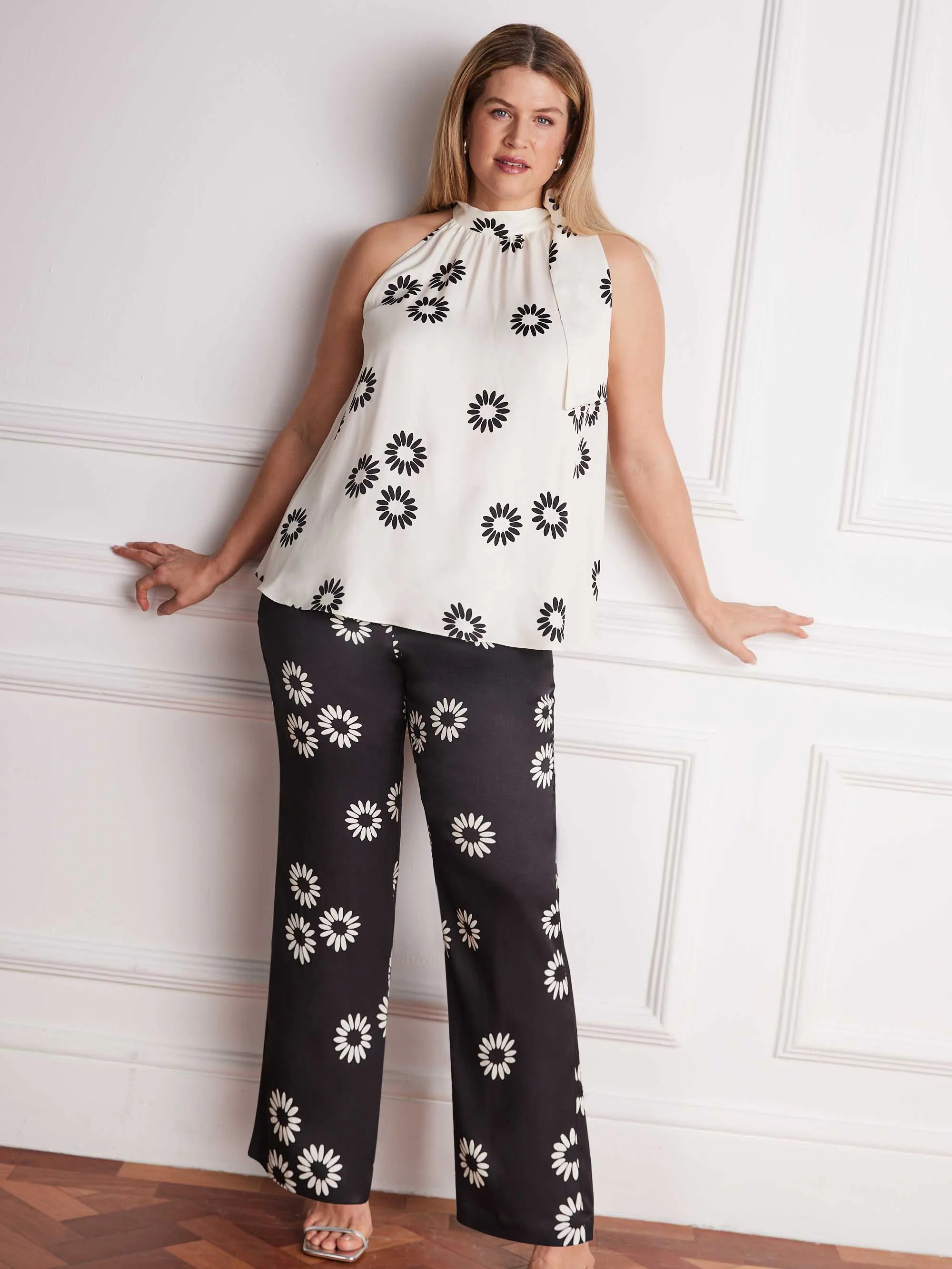 Black Floral Print Straight Leg Trouser - Image 3