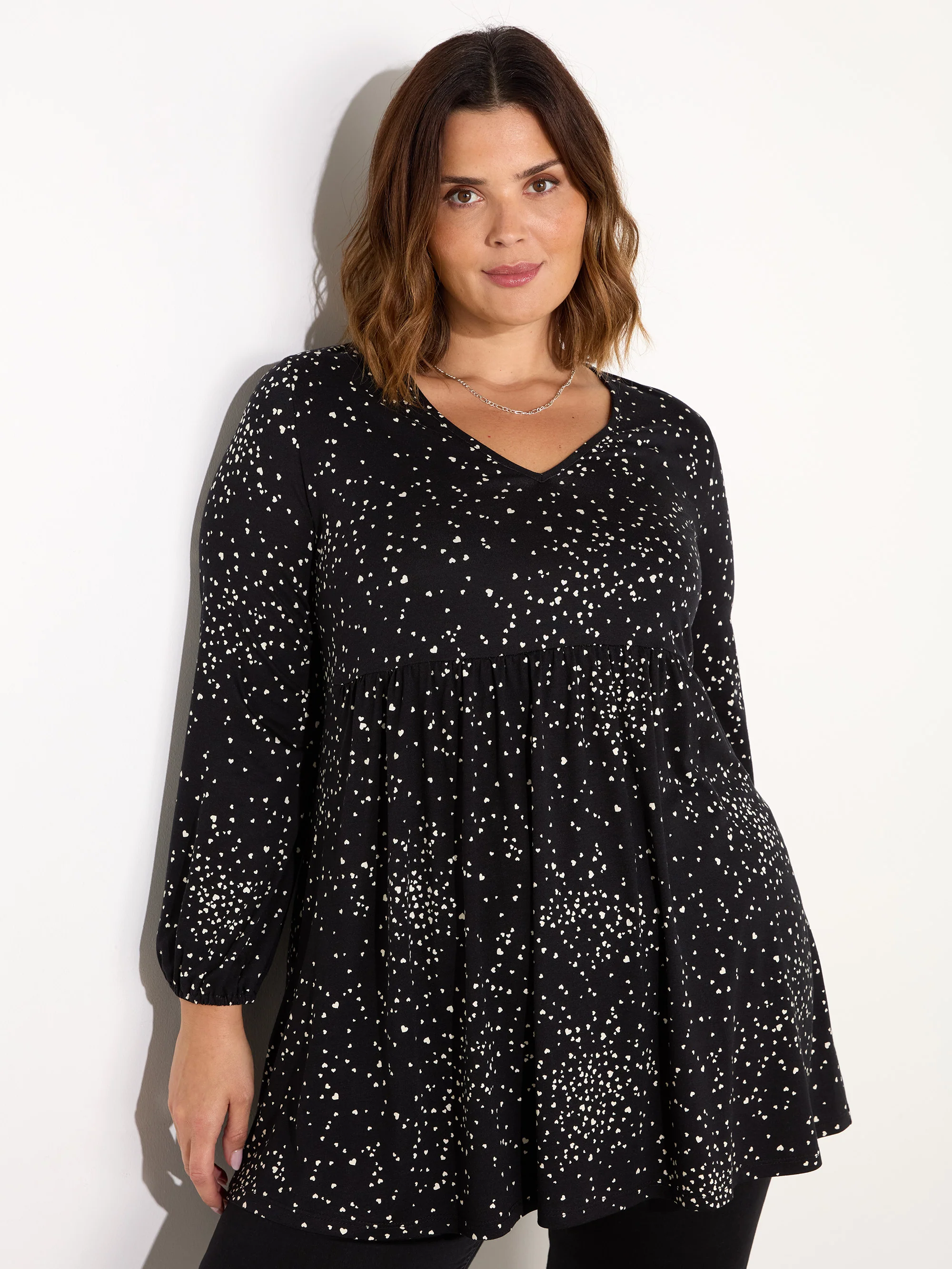 Black Heart Print Gathered V-Neck Tunic - Image 2