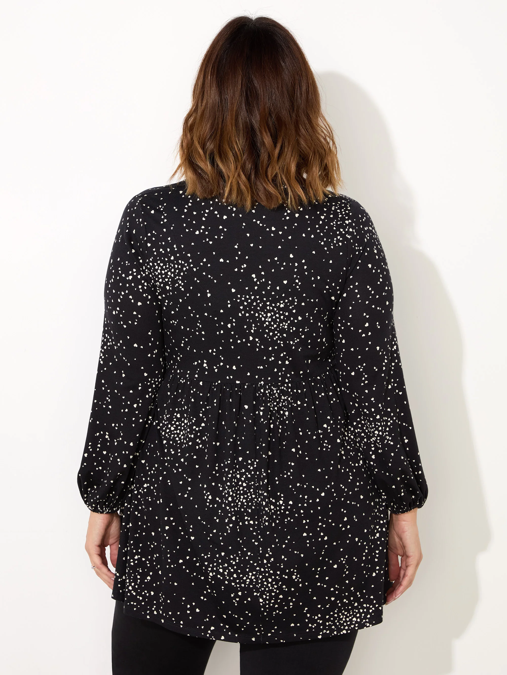 Black Heart Print Gathered V-Neck Tunic - Image 4