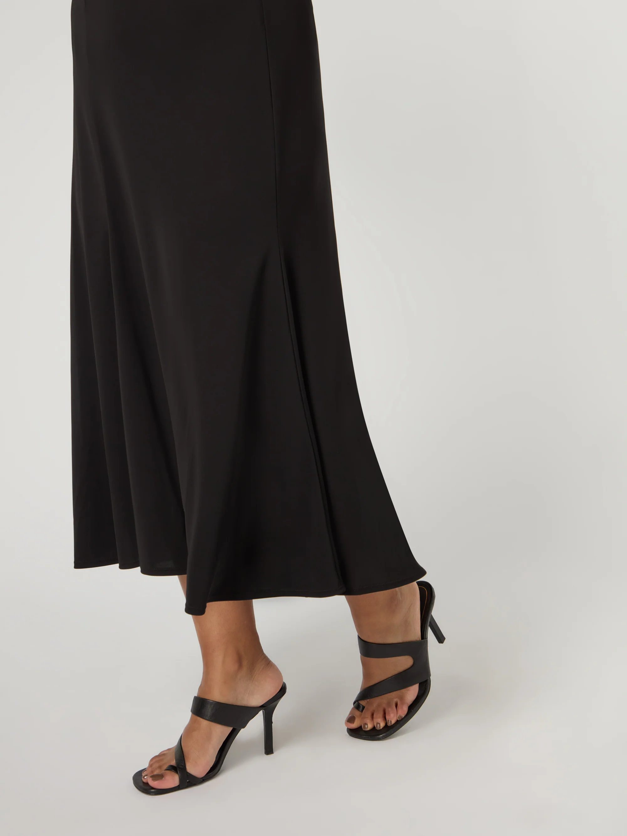 Black Jersey Seamed Maxi Skirt - Image 2