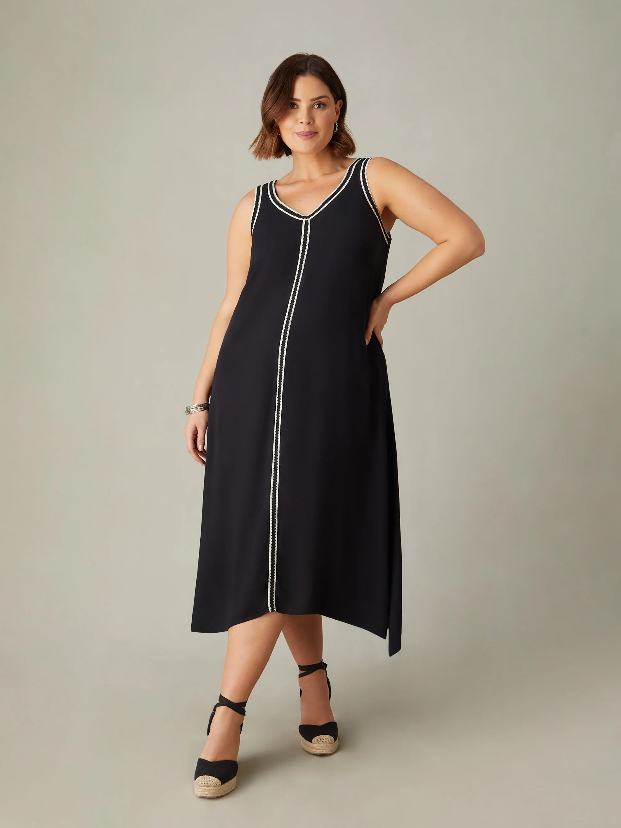 Black Knit Trim Hanky Hem Dress - Image 4
