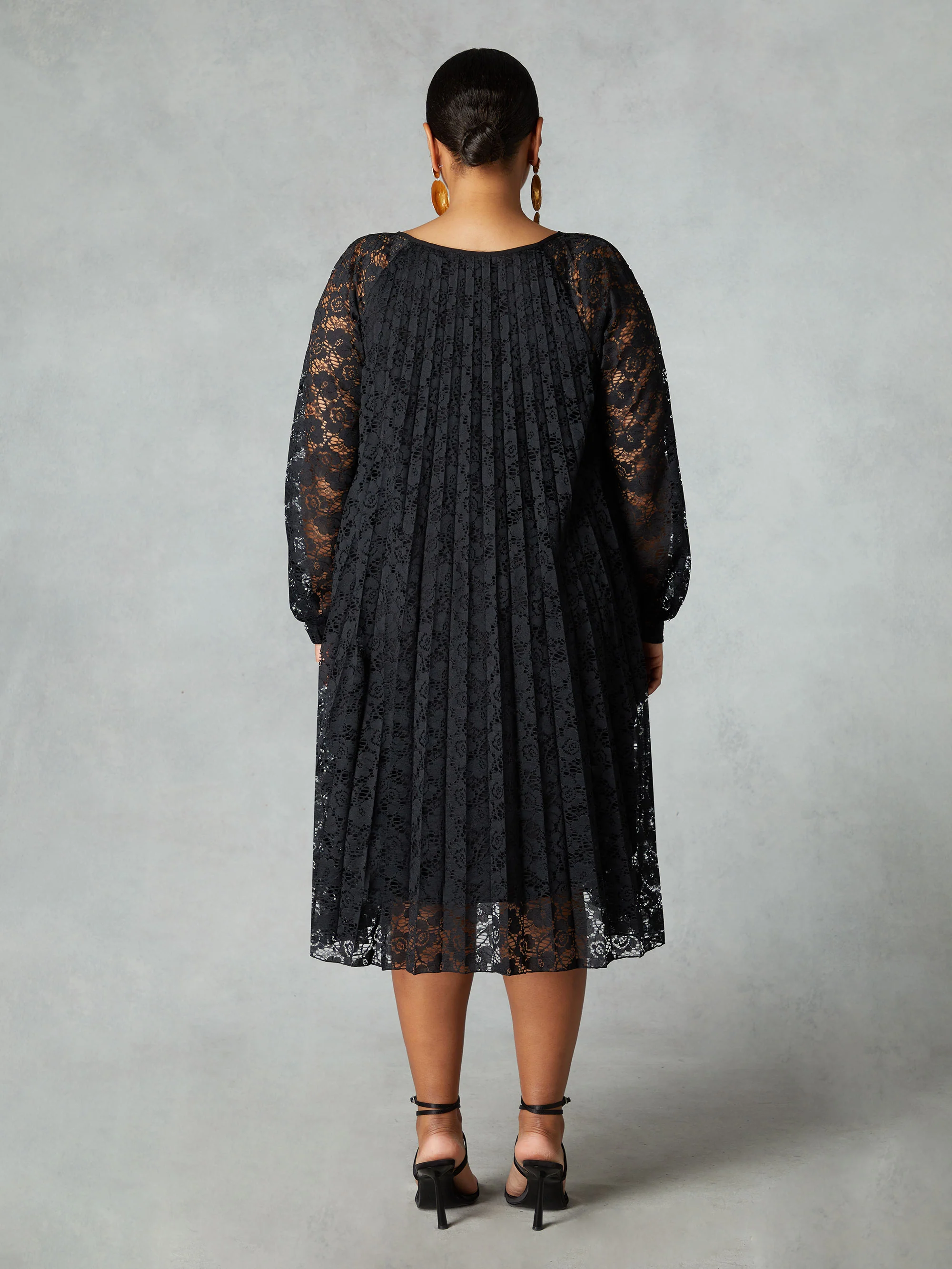Black Lace Pleated Dress - Image 5