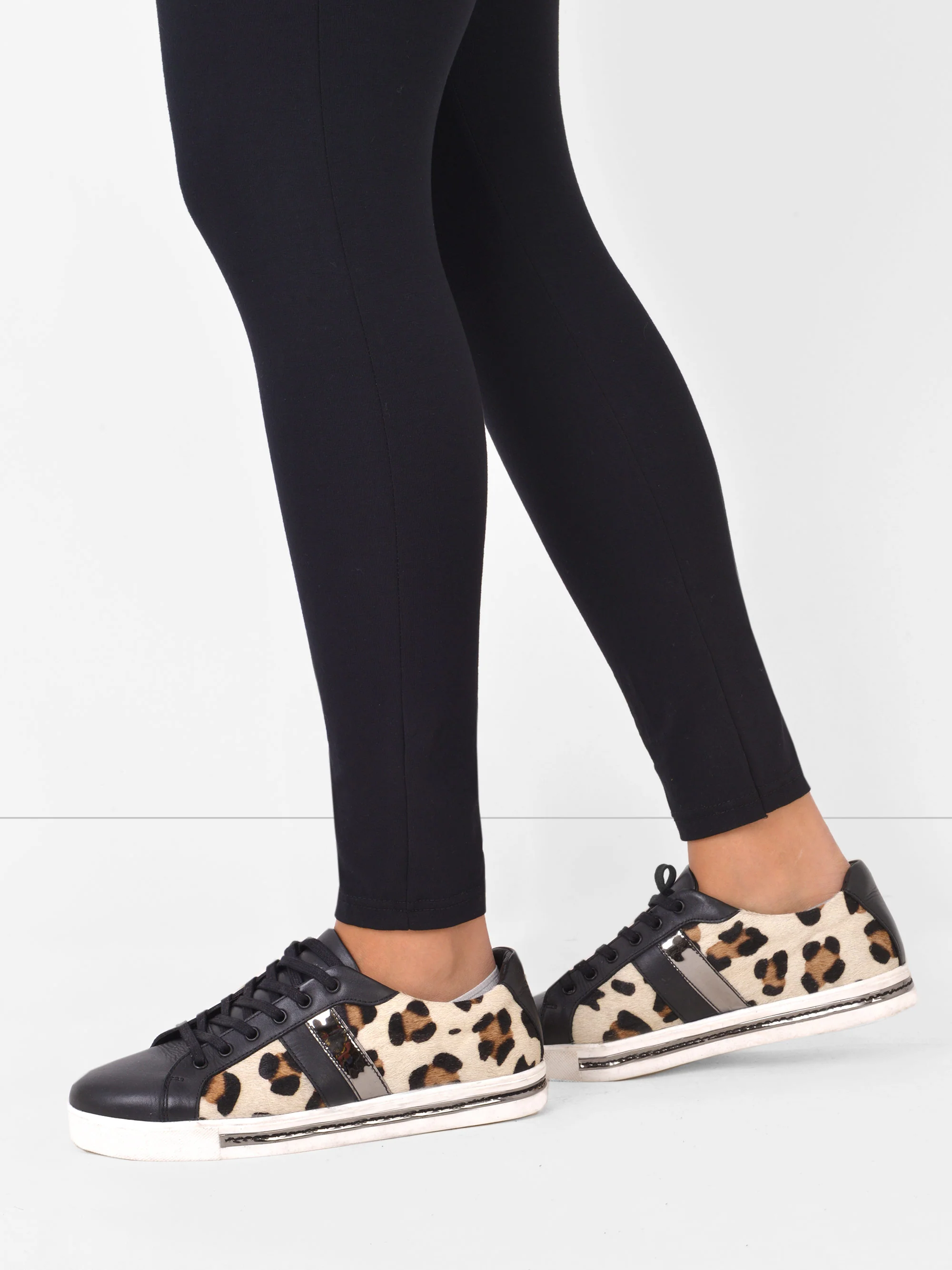 Black Leggings - Image 3