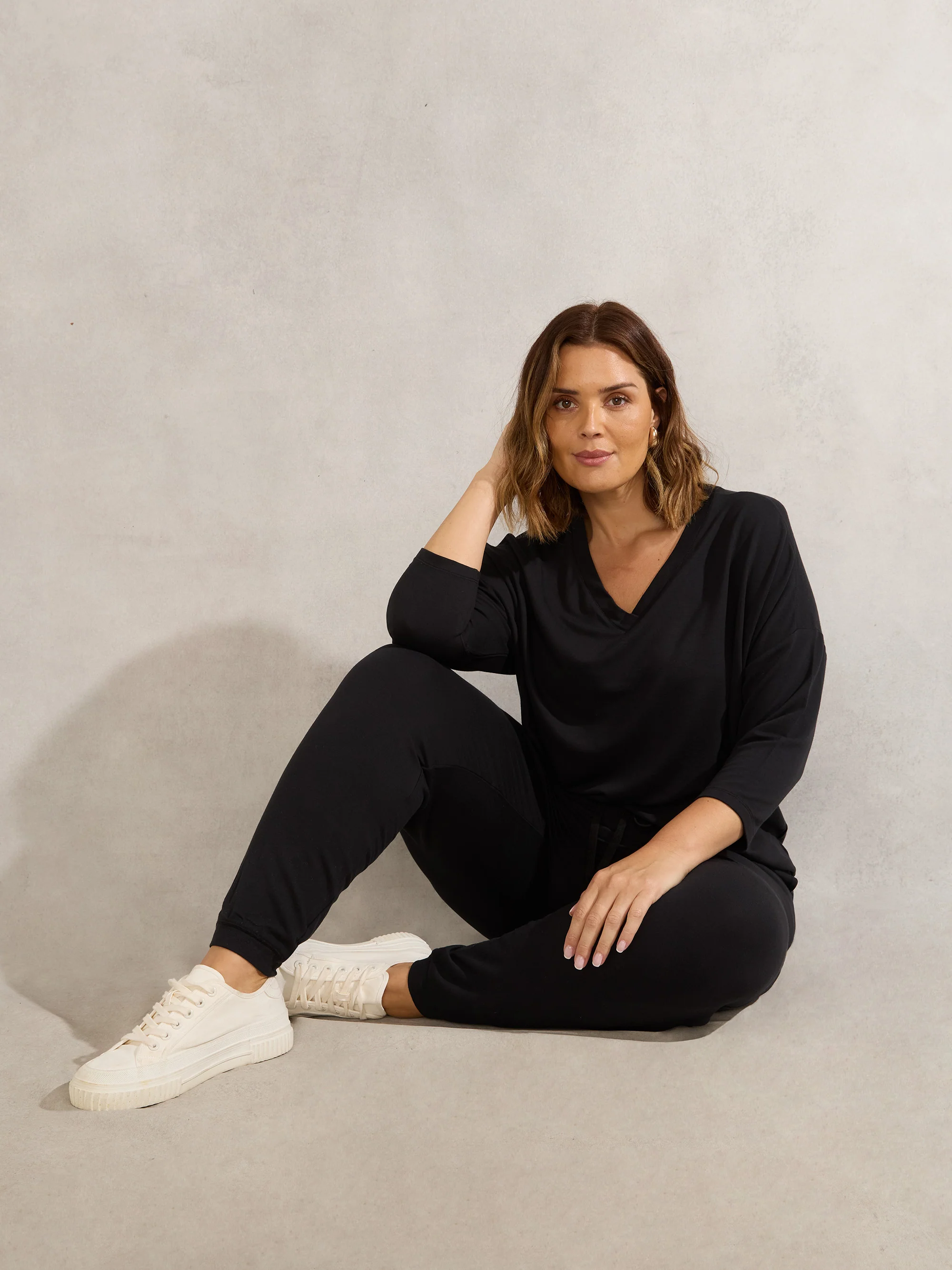 Black Lightweight Supersoft 3/4 Sleeve Top - Image 4
