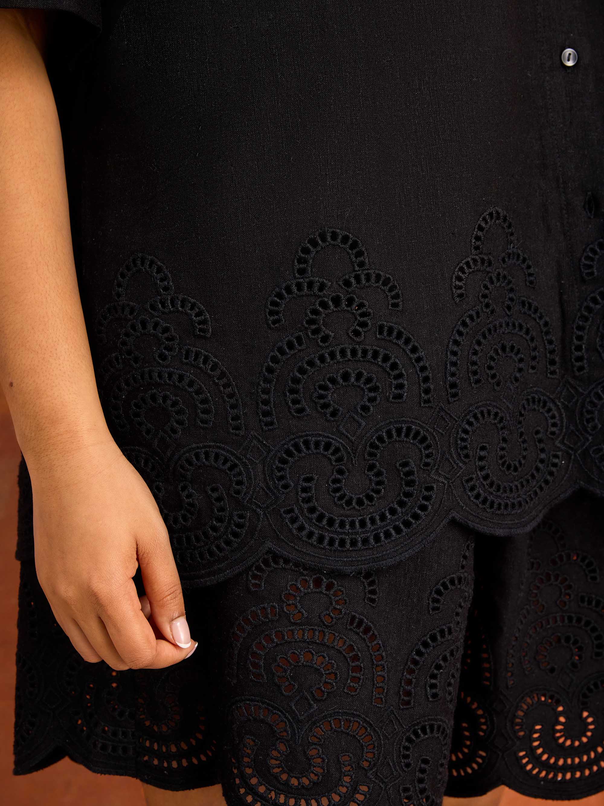 Black Linen Blend Broderie Shorts - Image 4