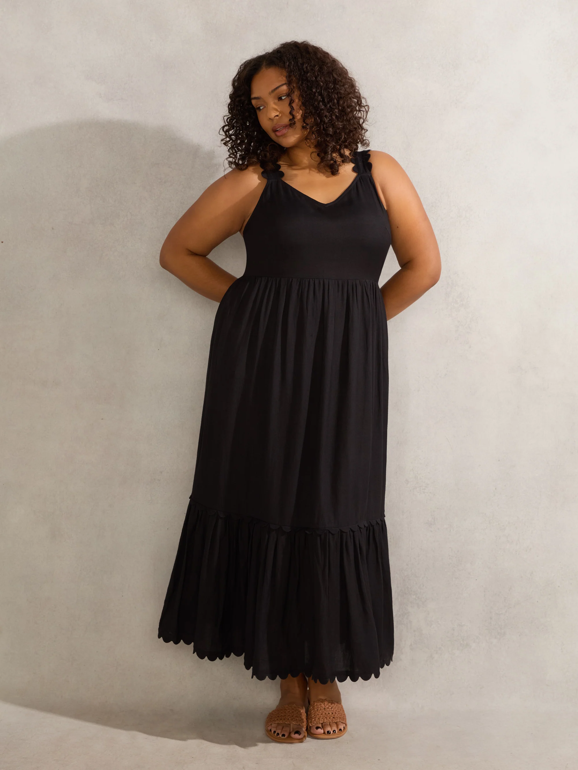 Black Linen Blend Scallop Dress - Image 2