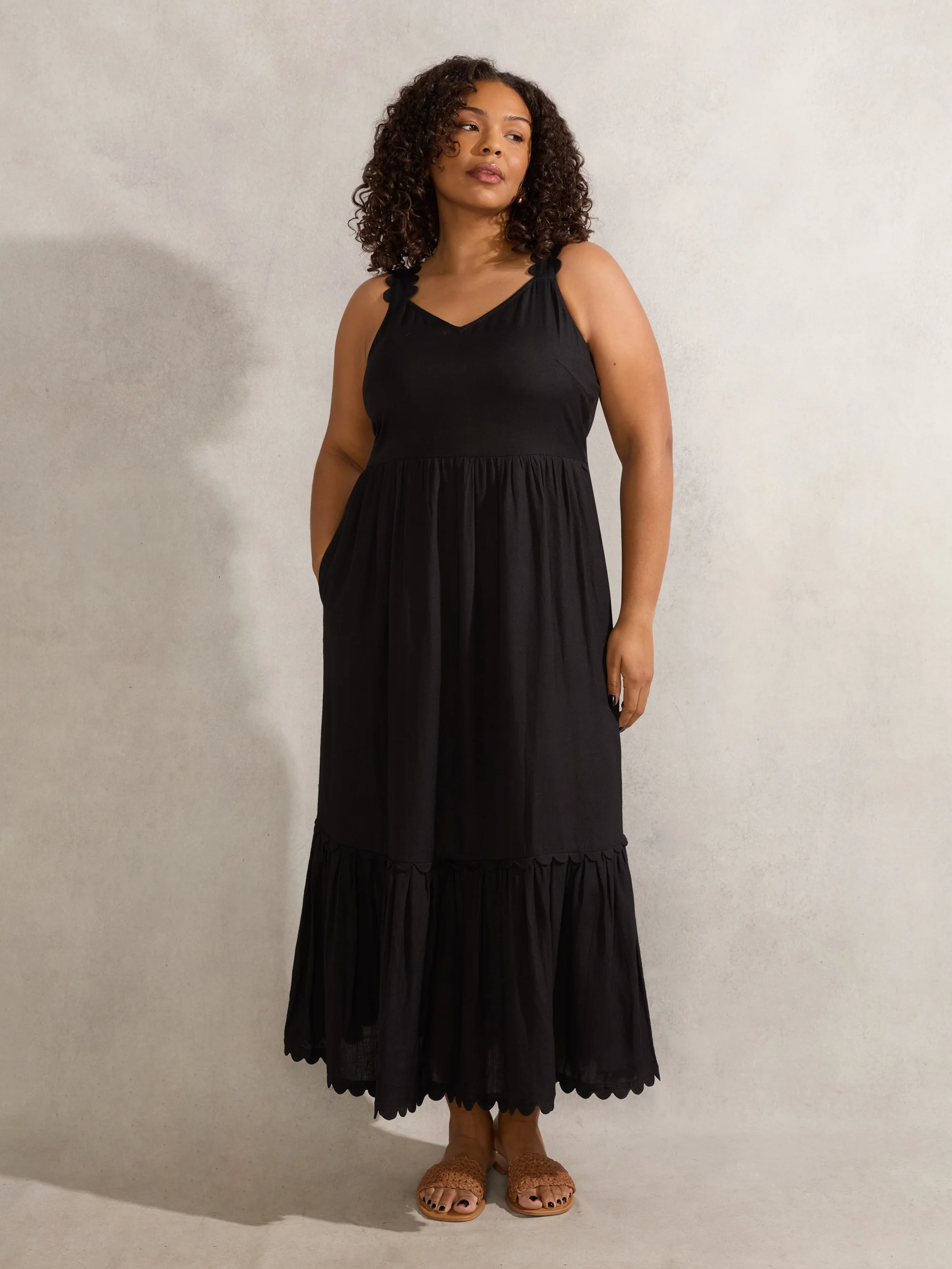 Black Linen Blend Scallop Dress - Image 4