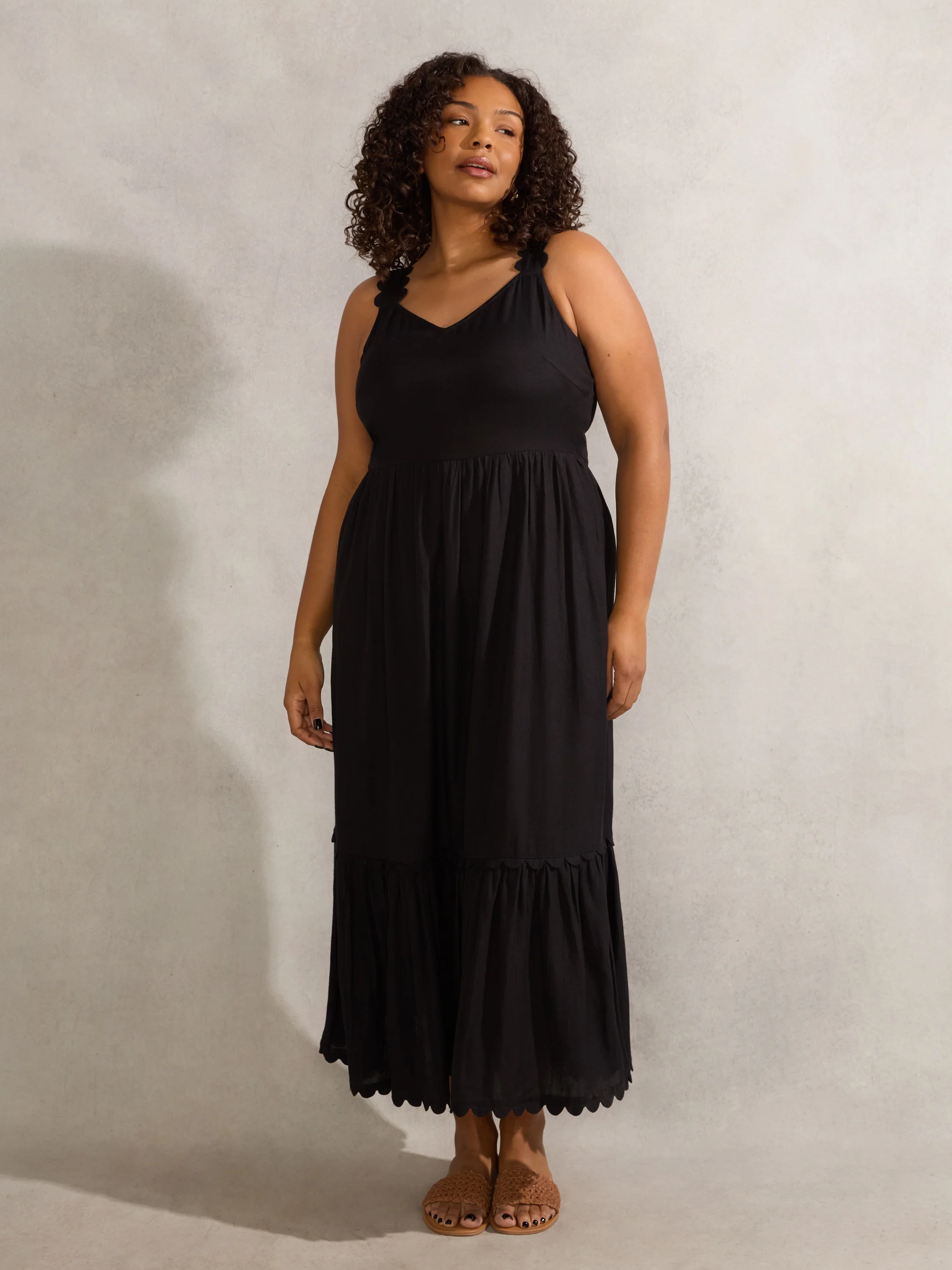 Black Linen Blend Scallop Dress - Image 5