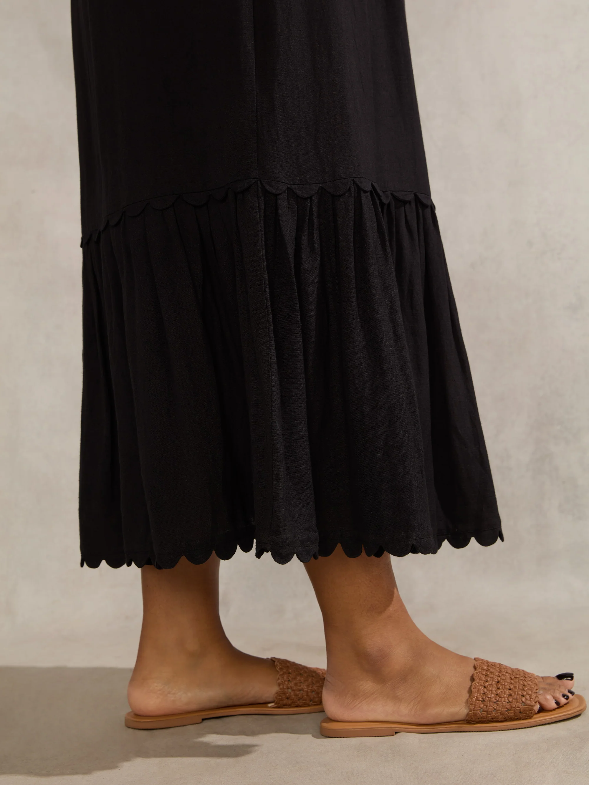 Black Linen Blend Scallop Dress - Image 6