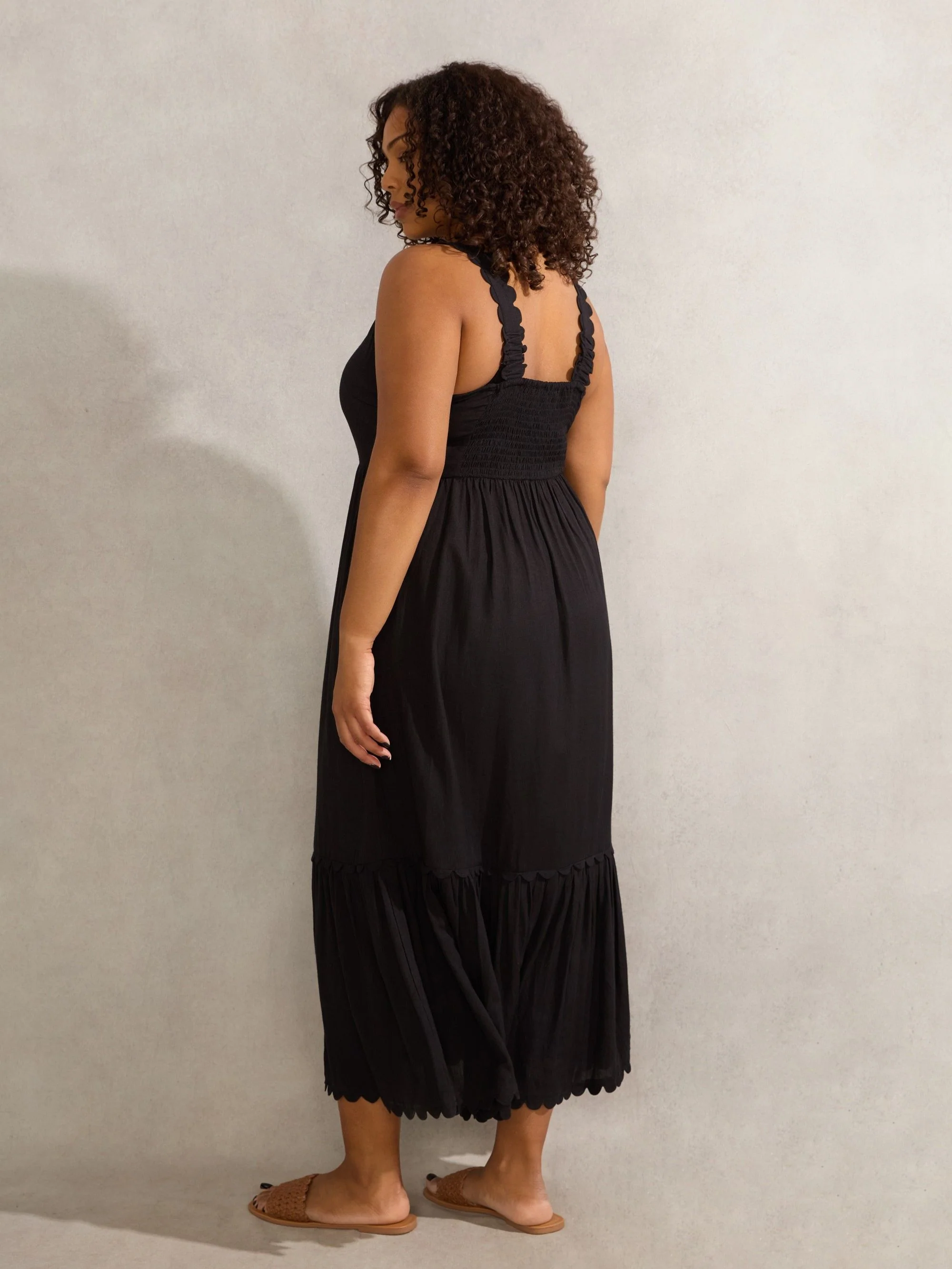 Black Linen Blend Scallop Dress - Image 7
