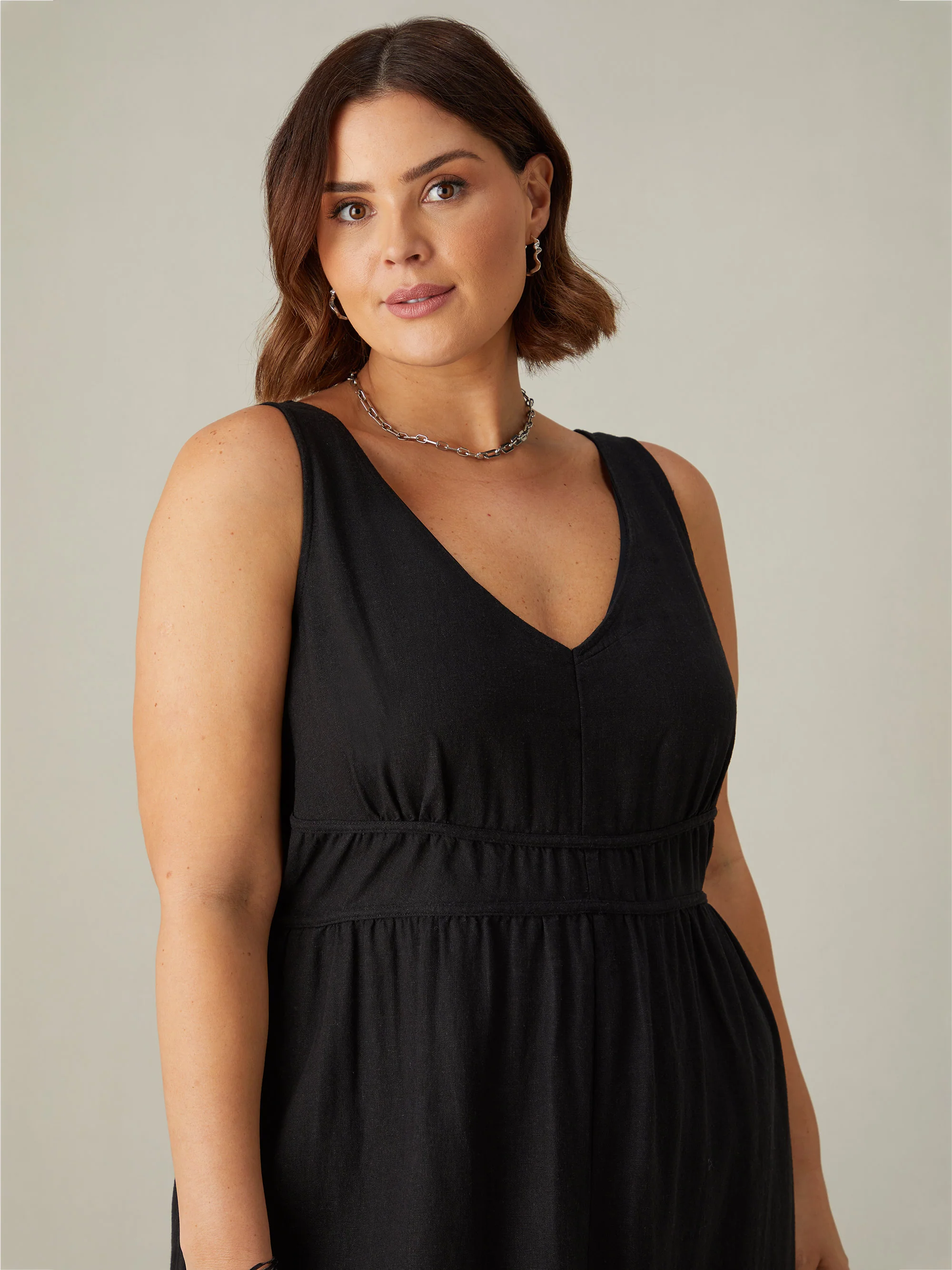 Black Linen Blend V-Neck Midi Dress - Image 3