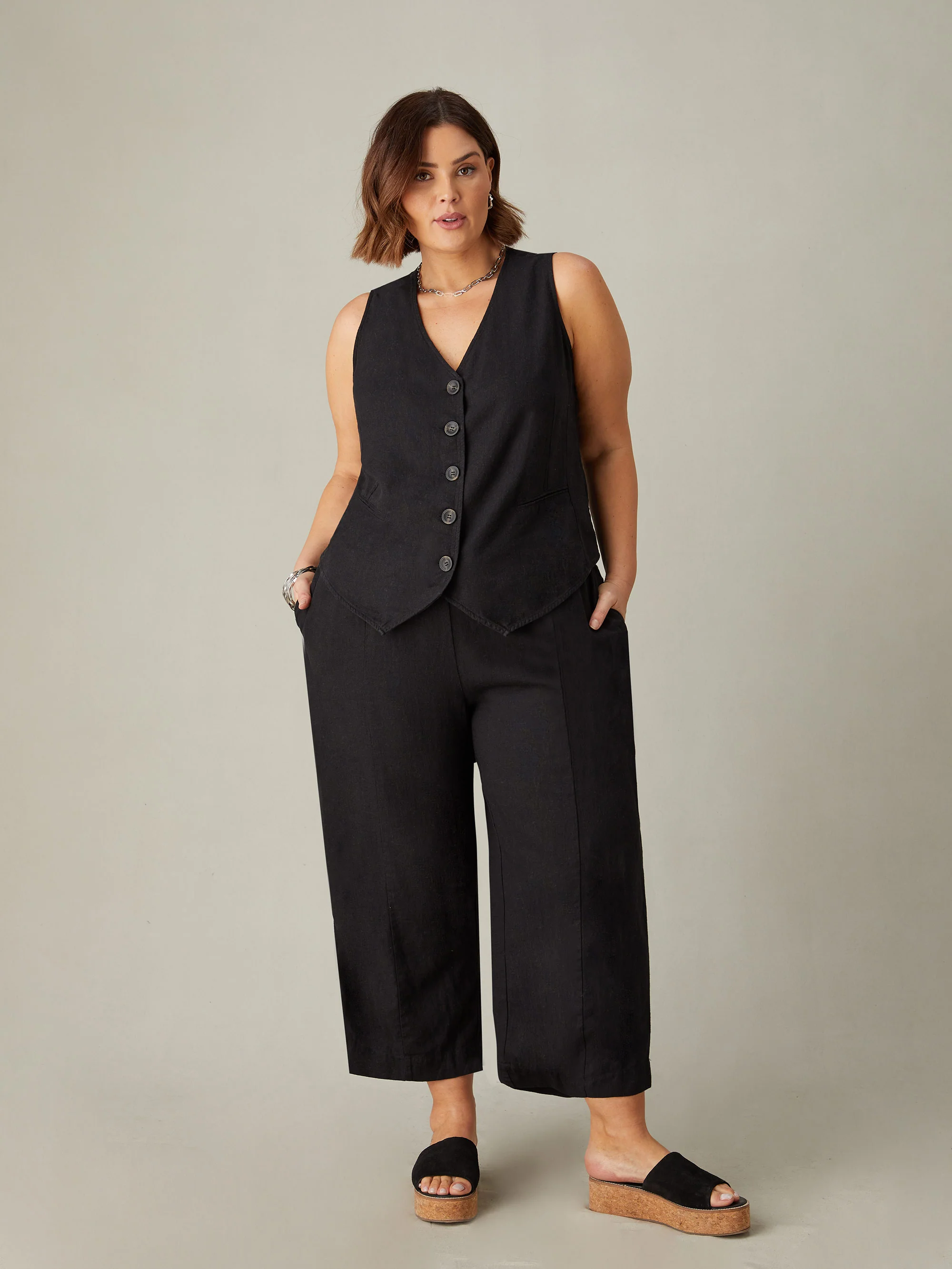 Black Linen Blend Wide Leg Cropped Trousers - Image 2