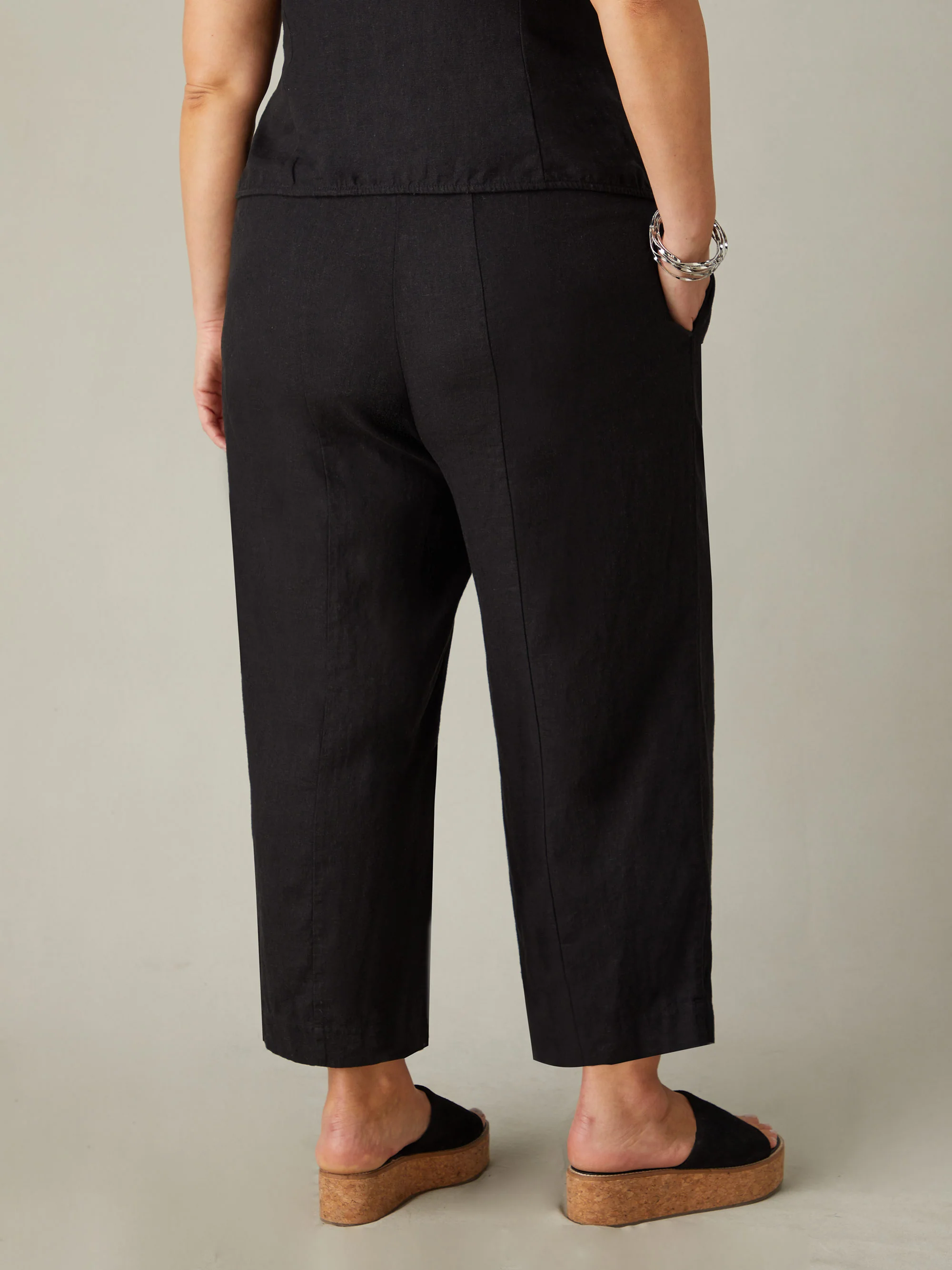 Black Linen Blend Wide Leg Cropped Trousers - Image 4