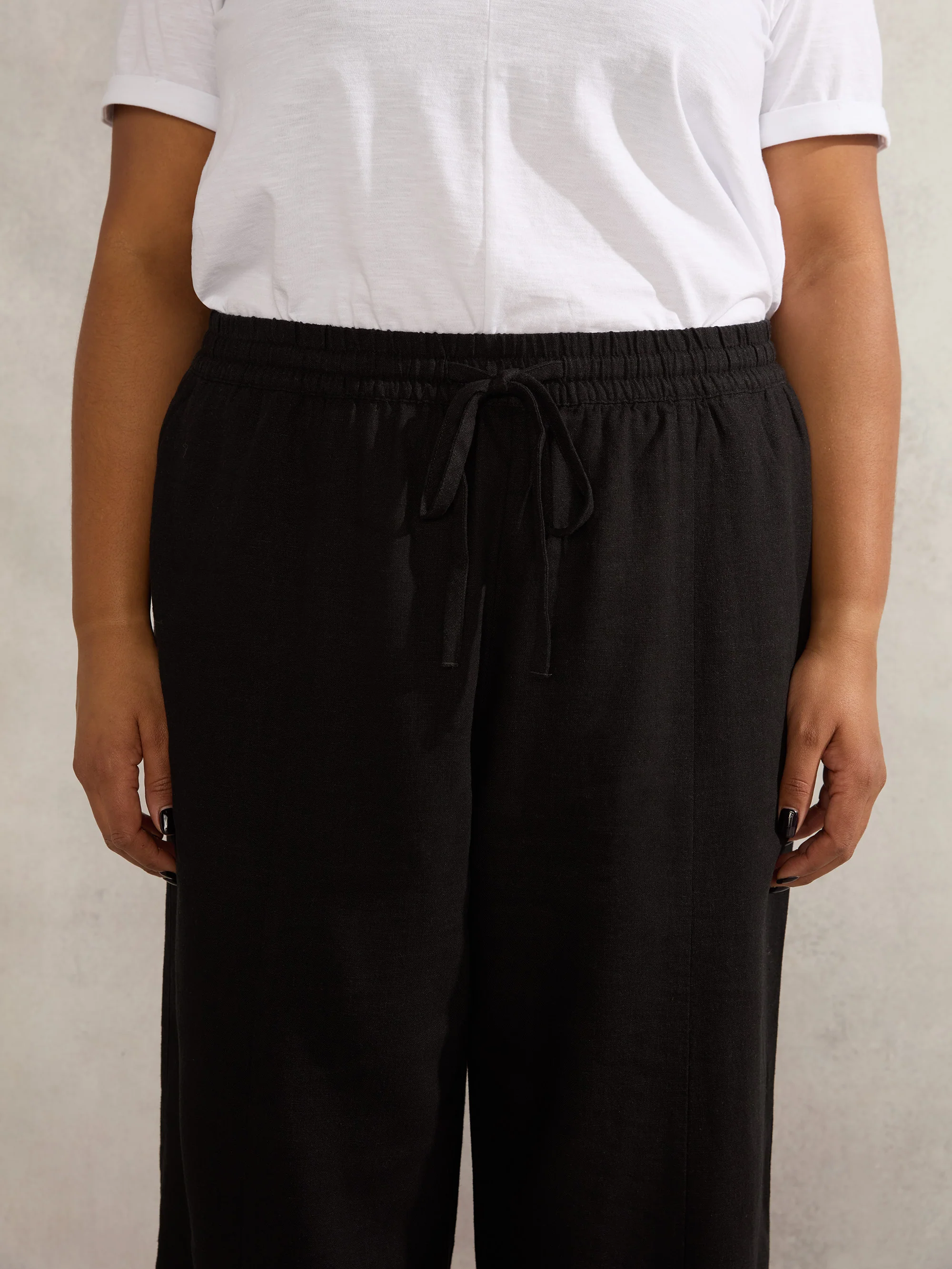 Black Linen Blend Wide Leg Cropped Trousers - Image 2