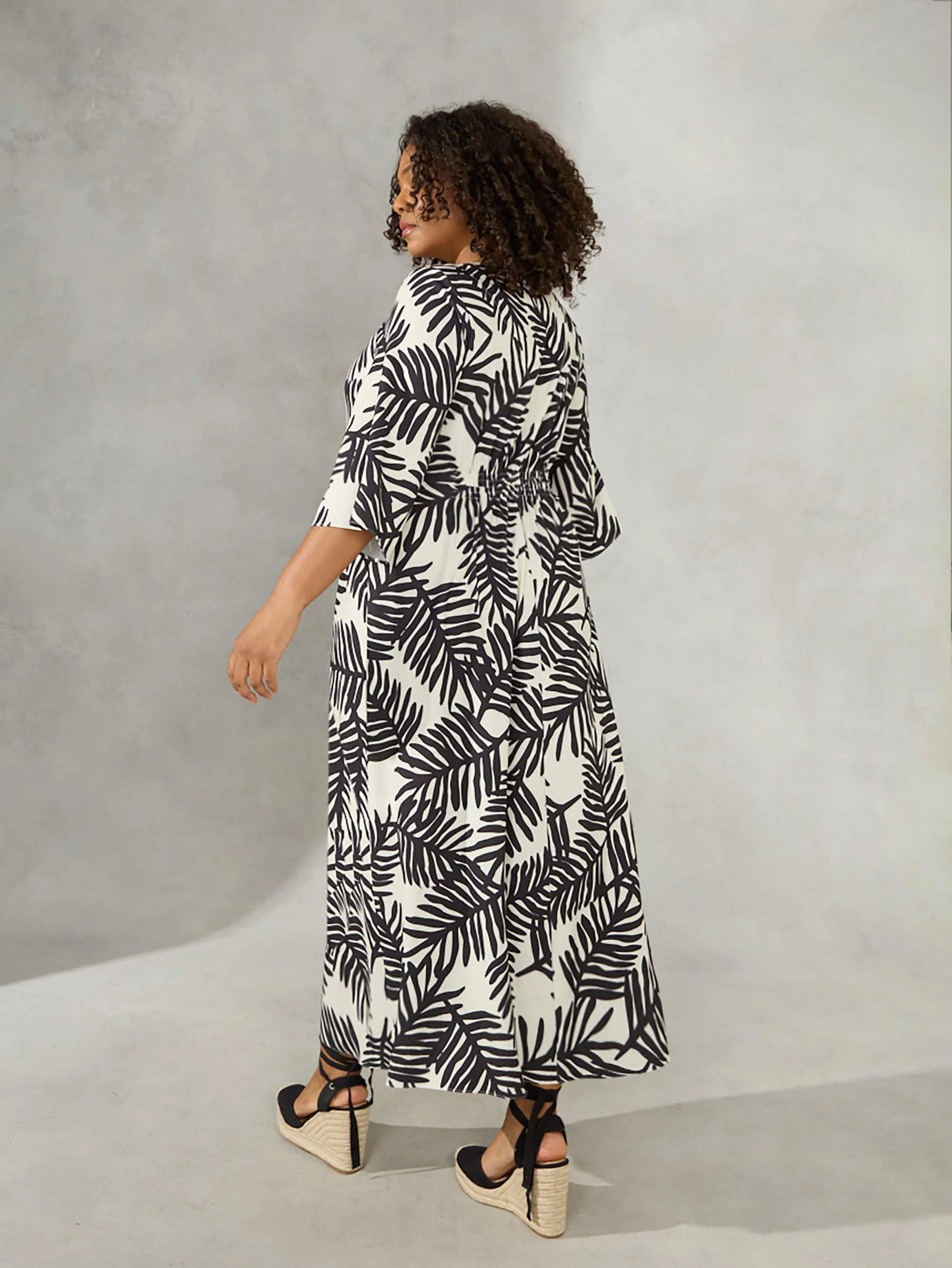 Black Palm Print Keyhole Midaxi Dress - Image 5