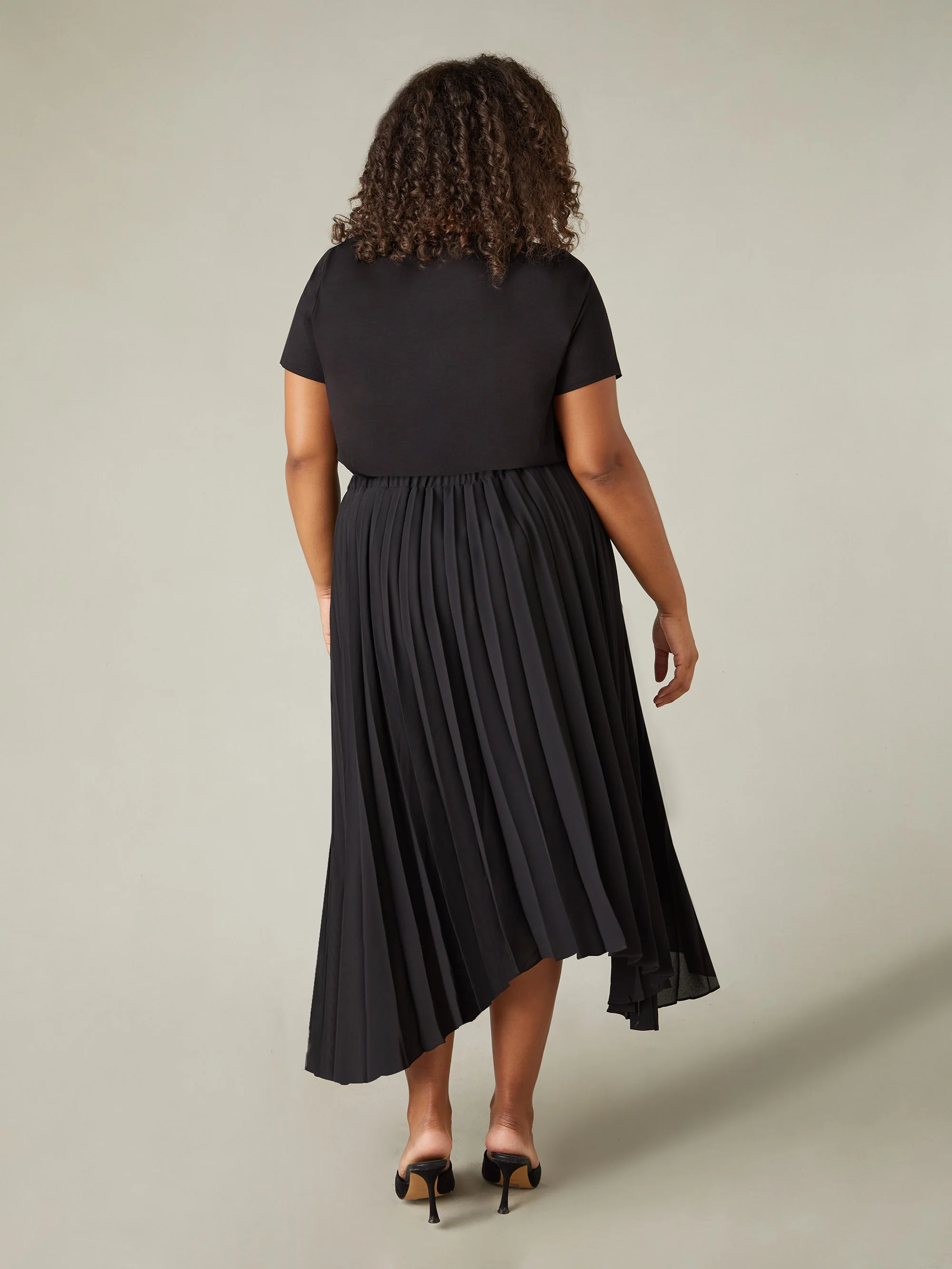 Black Pleated Hanky Hem Skirt - Image 4