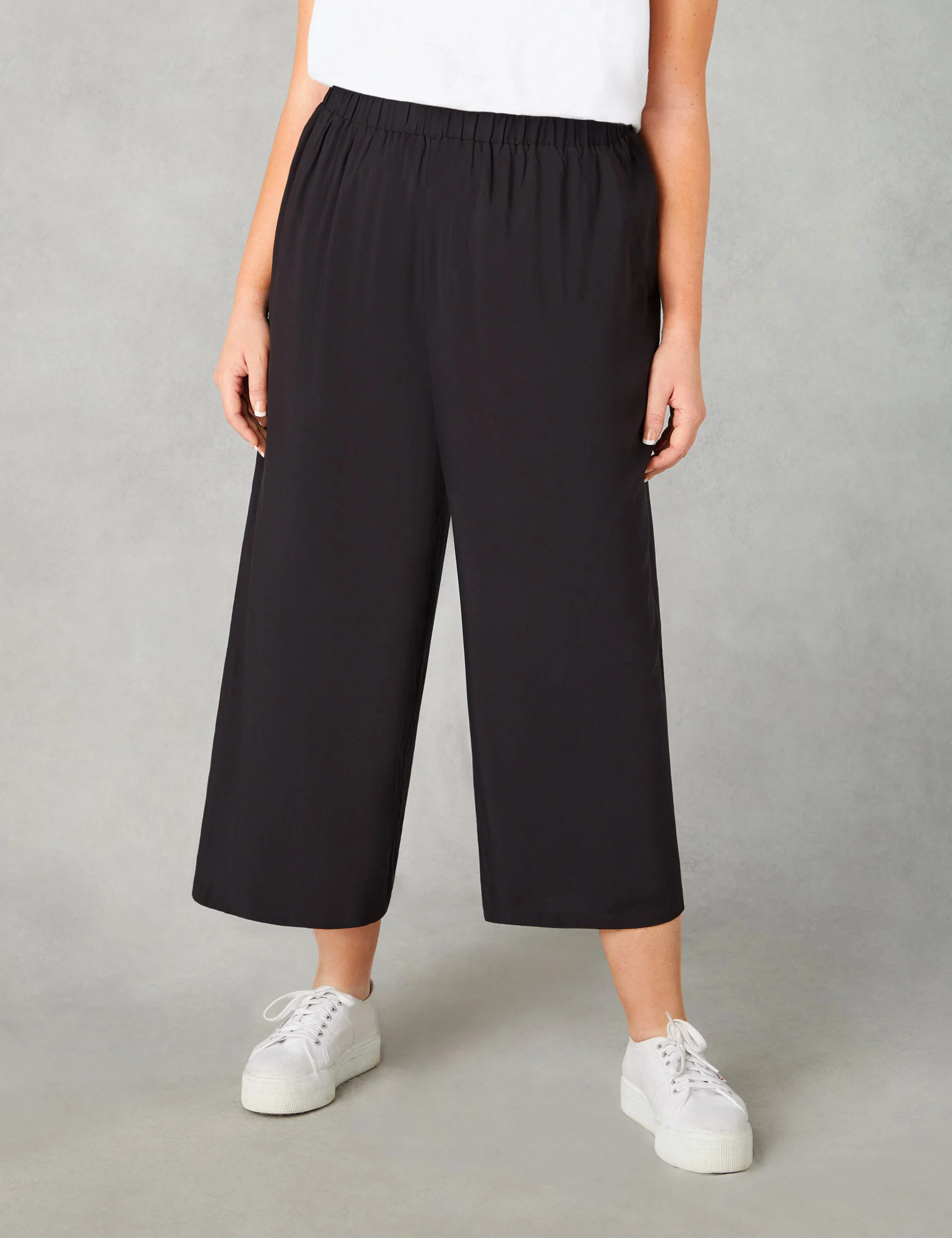 Black Pull-On Cropped Trousers - Image 2