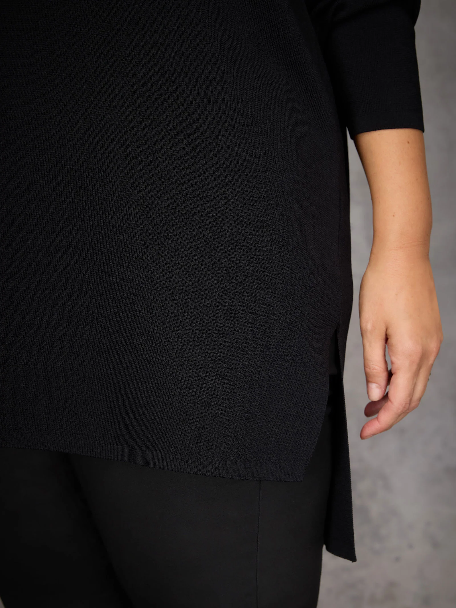 Black Ribbed Detail V Neck Knit Tunic - Image 4