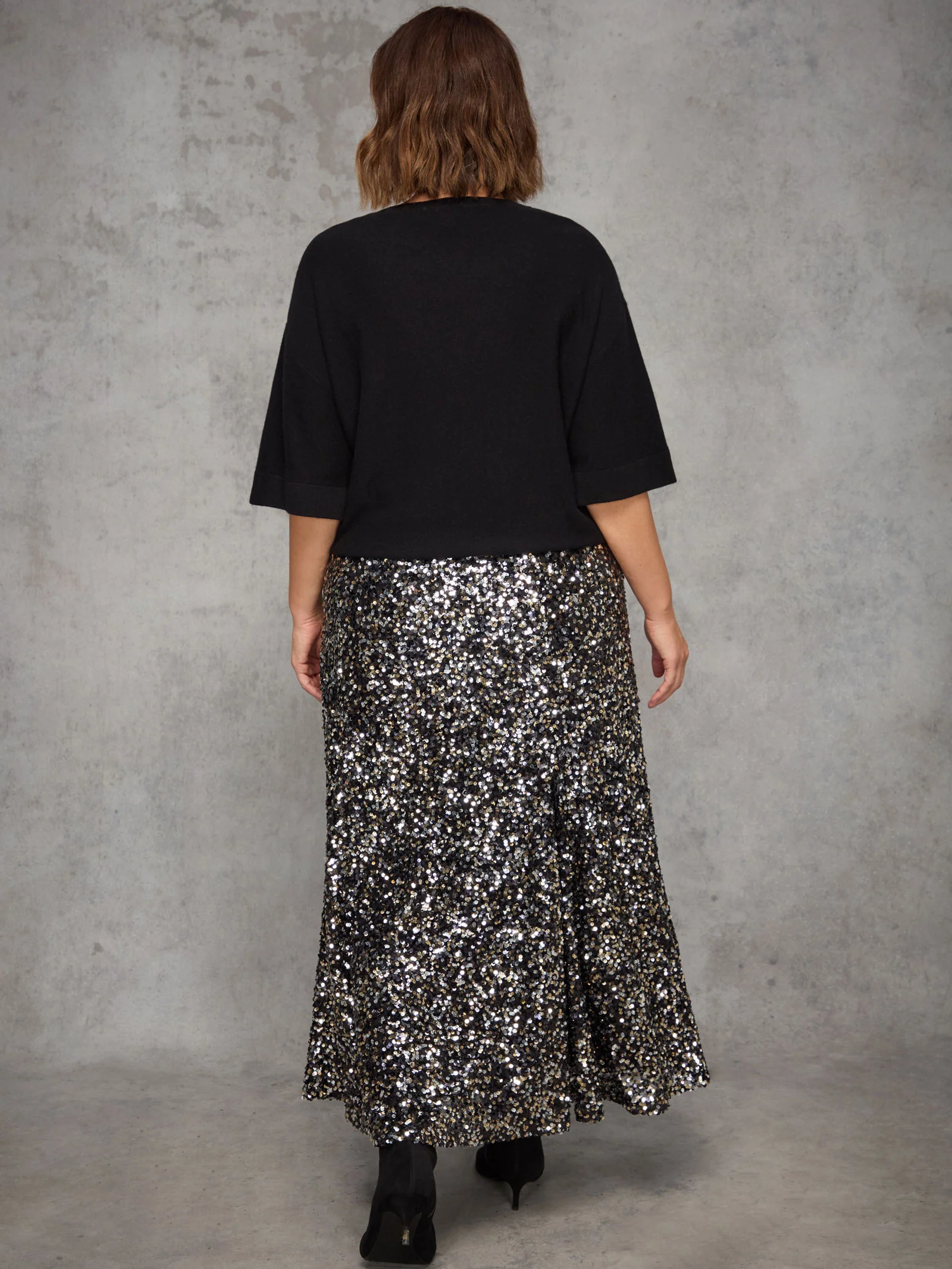 Black Sequin Flared Midaxi Skirt - Image 4