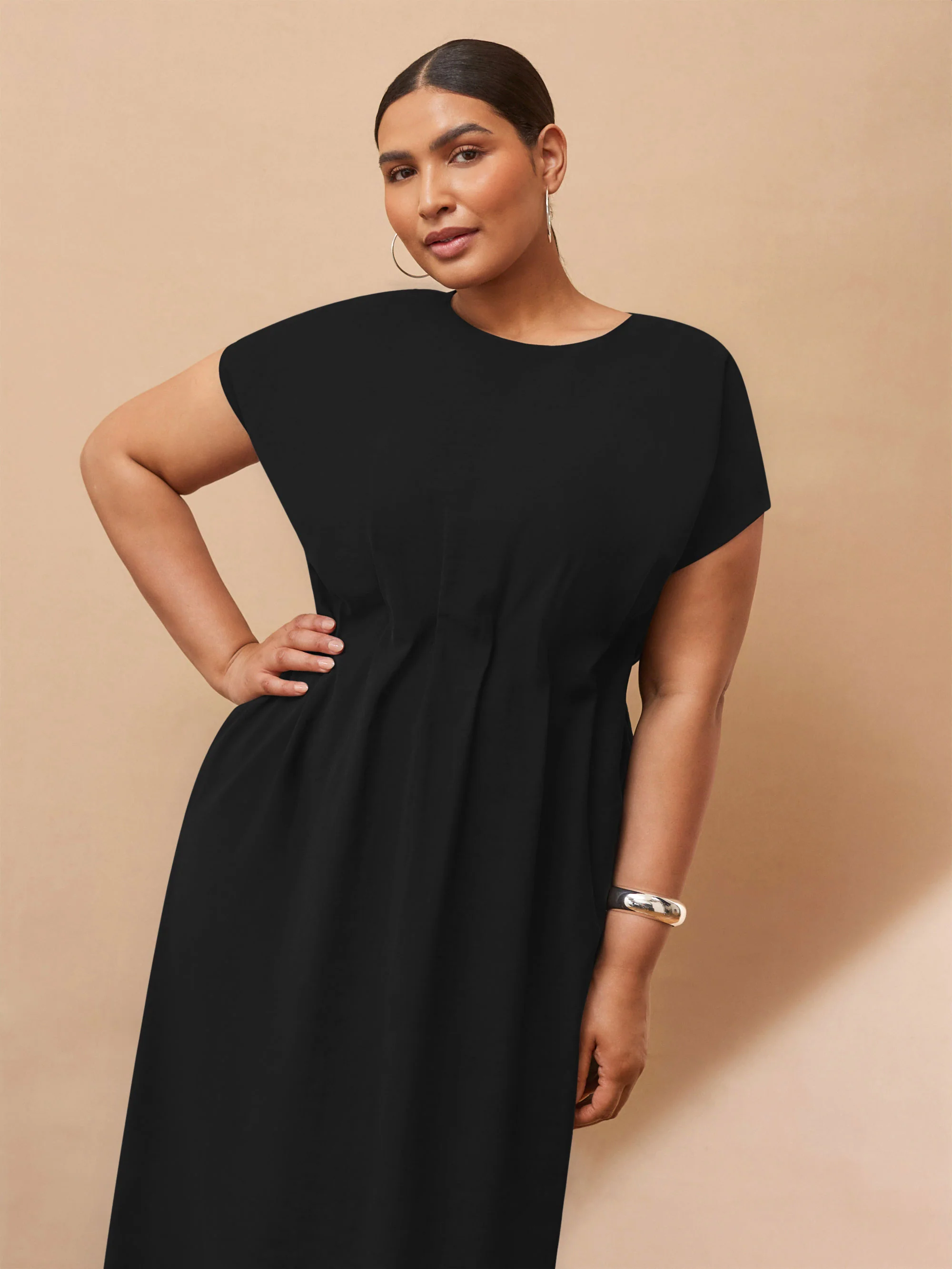 Black Short Sleeve Pleated Dress - Image 2