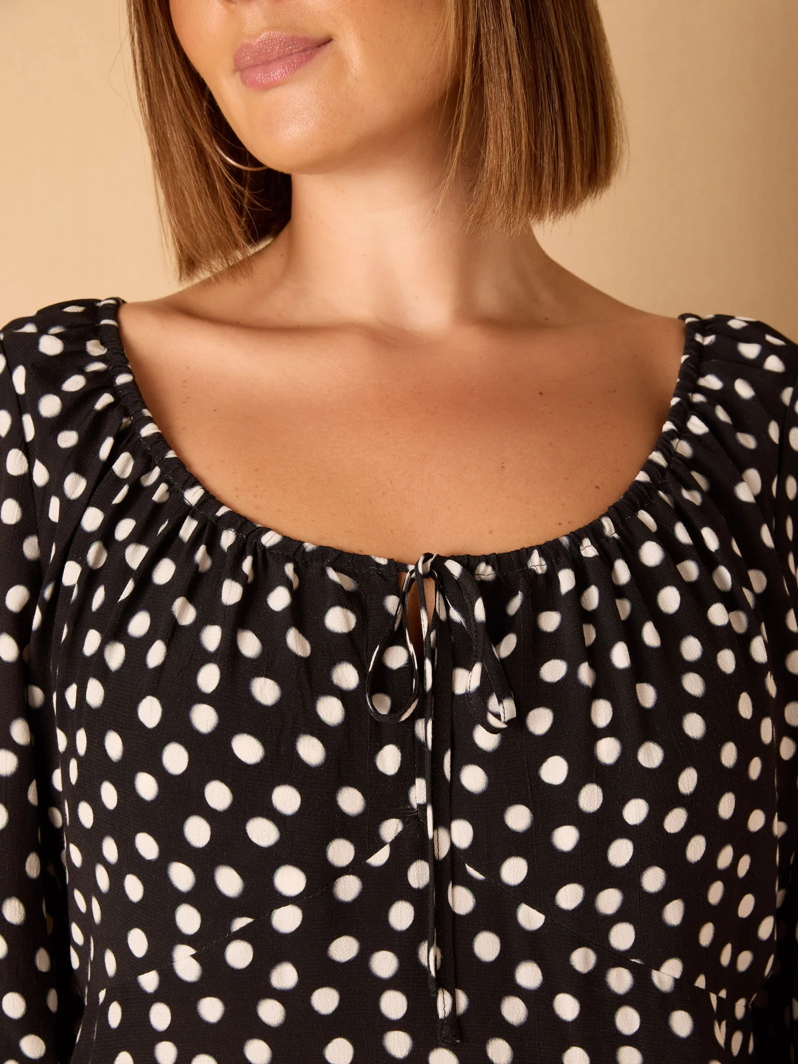 Black Spot Scoop Neck Shirred Sleeve Dress - Image 3